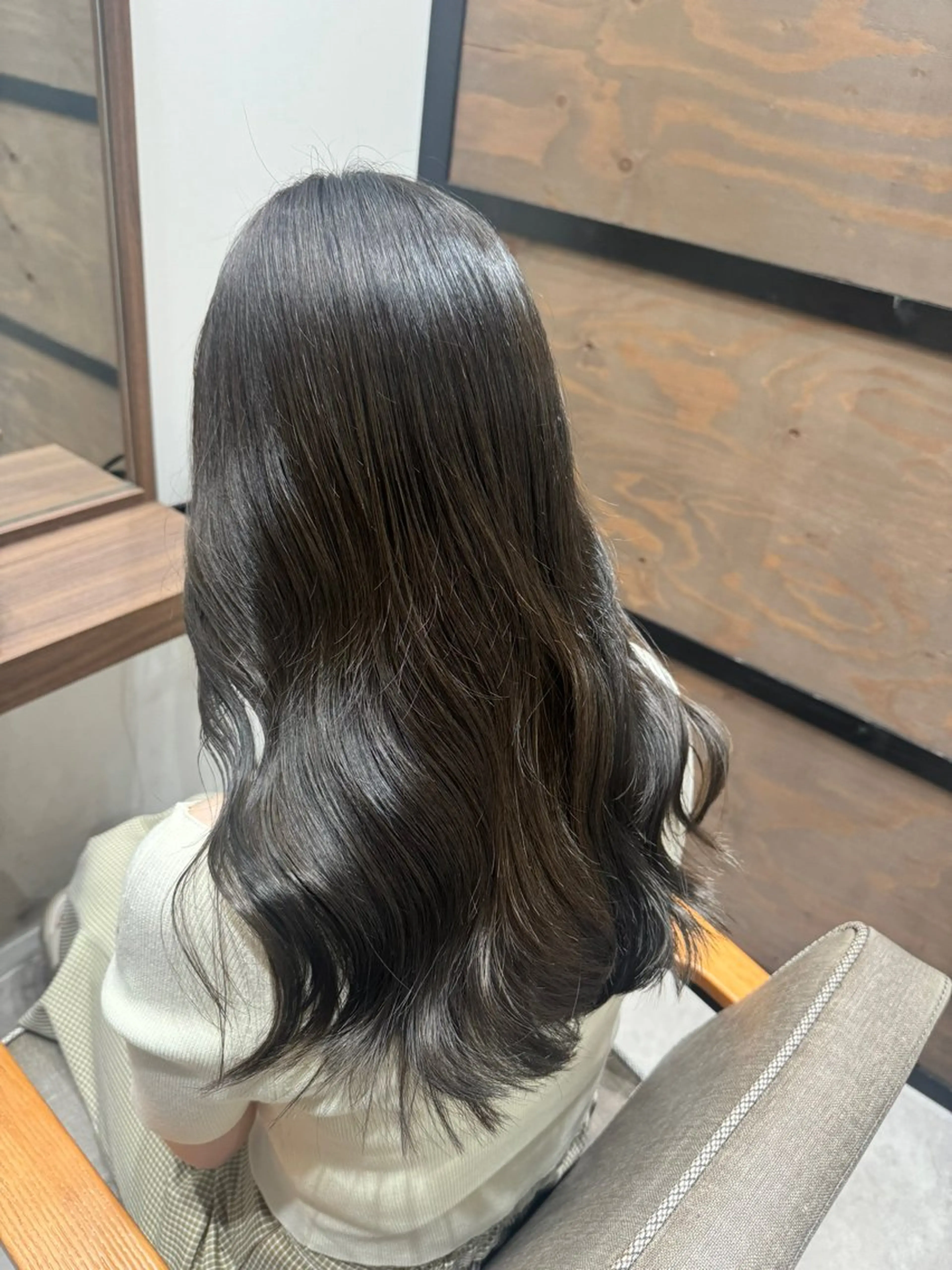 セミロング カット ヘアカラー トリートメント 難波 茜のヘアスタイル