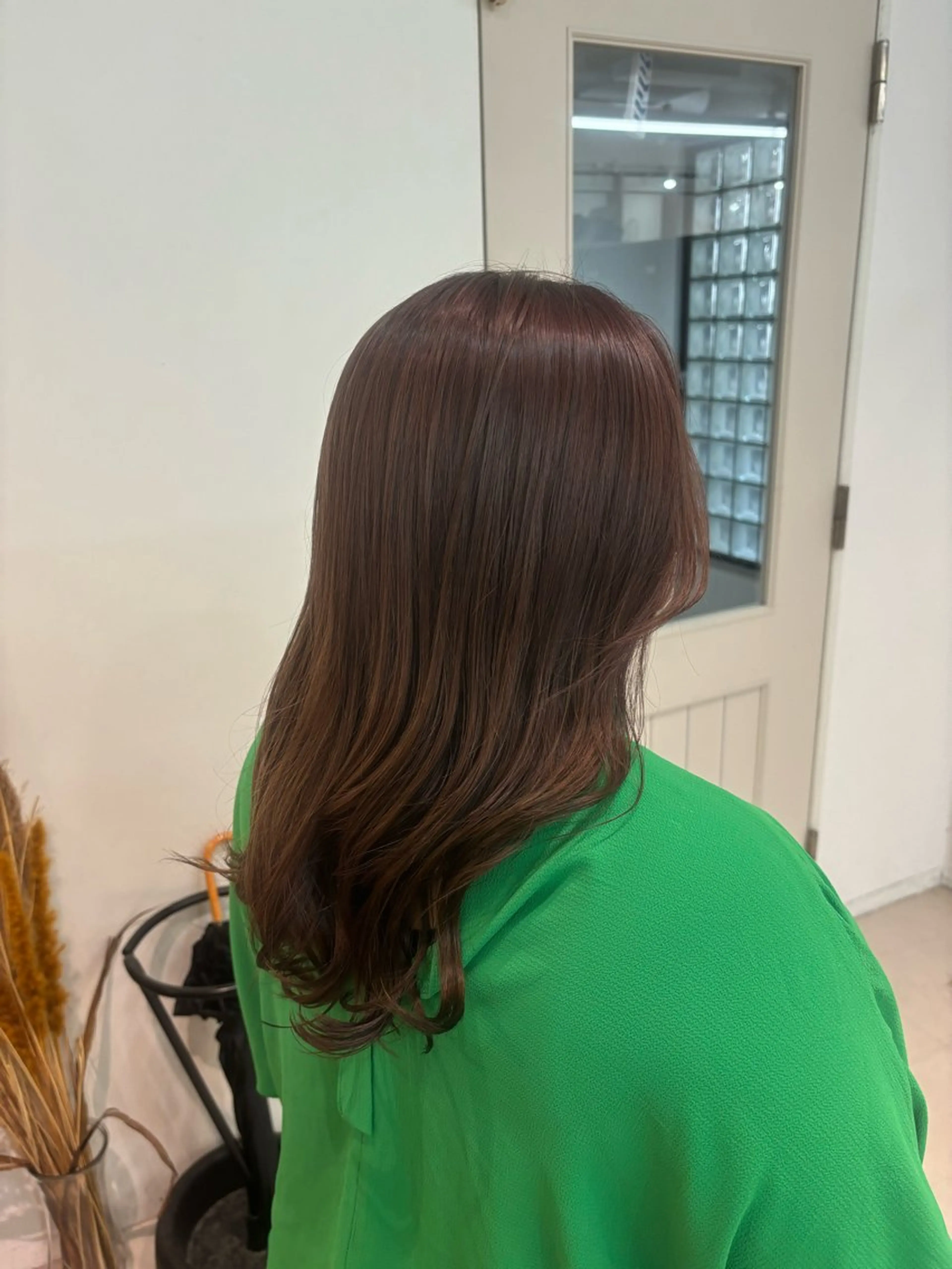 ロング カラー ブラウンカラー 透明感カラー イルミナカラー ピンクカラー ピンクブラウン 室谷 ゆりあのヘアスタイル