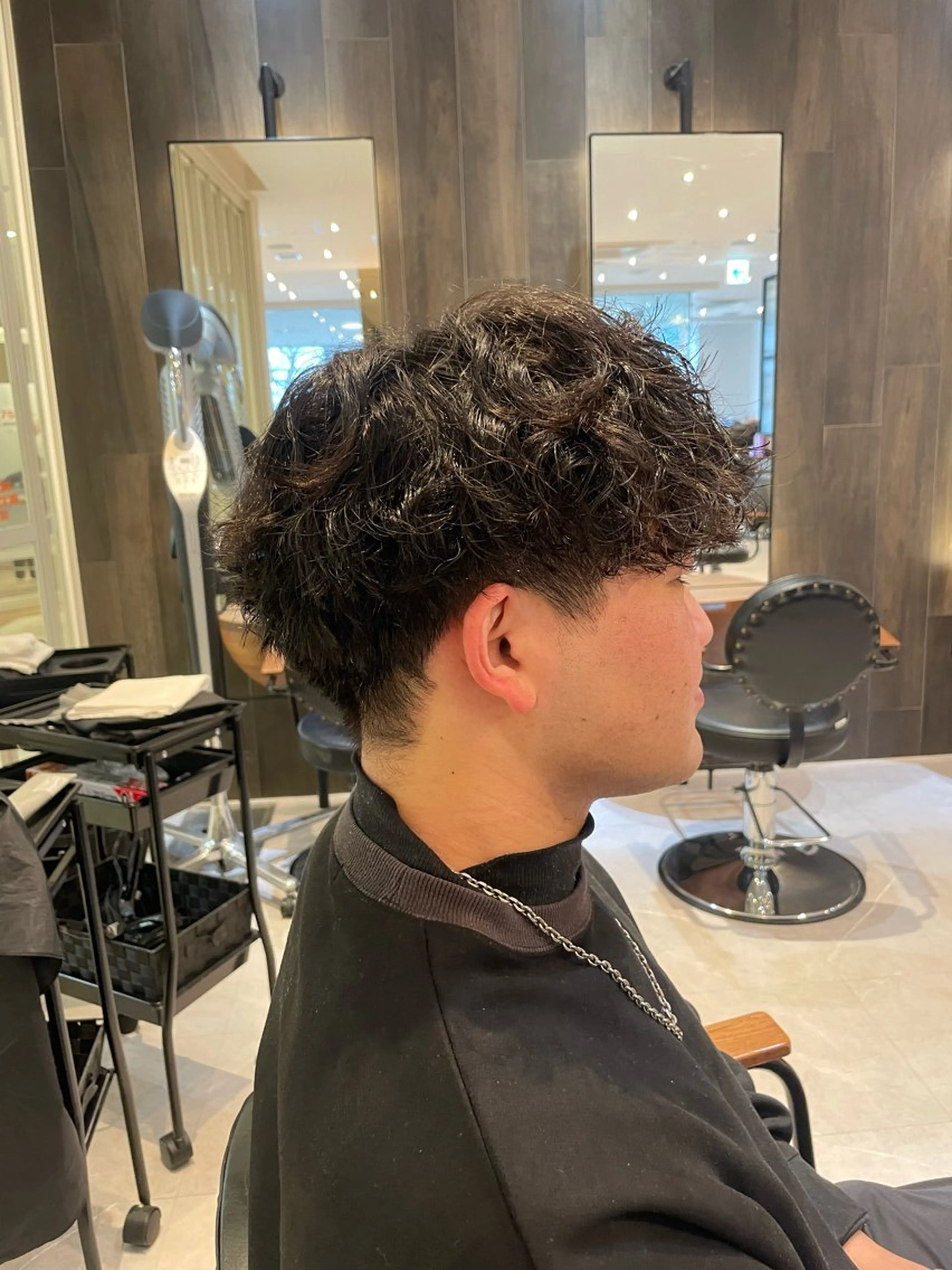 パーマ メンズ オリーブカラー🫒/ 透明感カラー/みゆのヘアスタイル