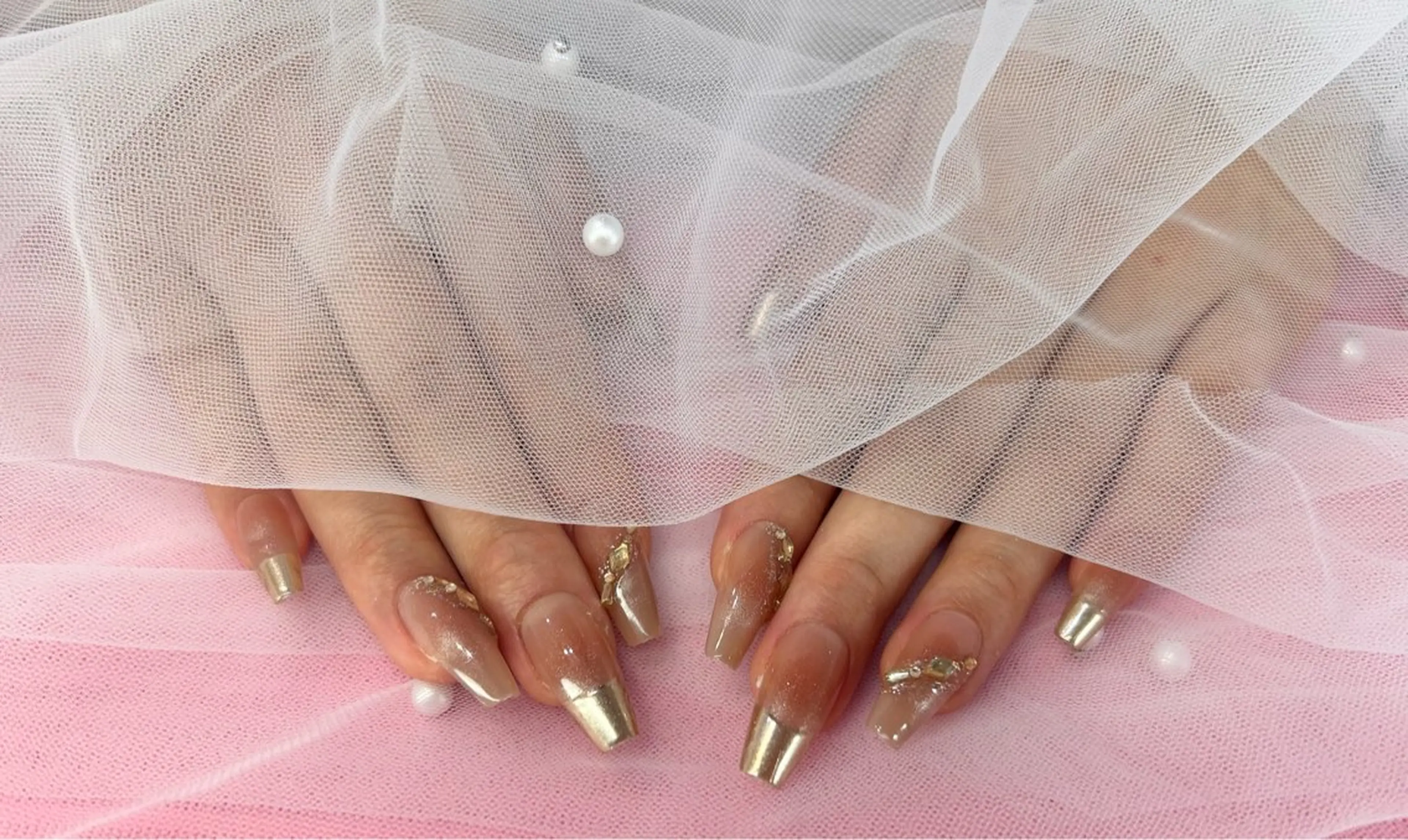 ネイル ジェルネイル キラキラネイル ハンドネイル EMINAL恵比寿 サラのネイルデザイン