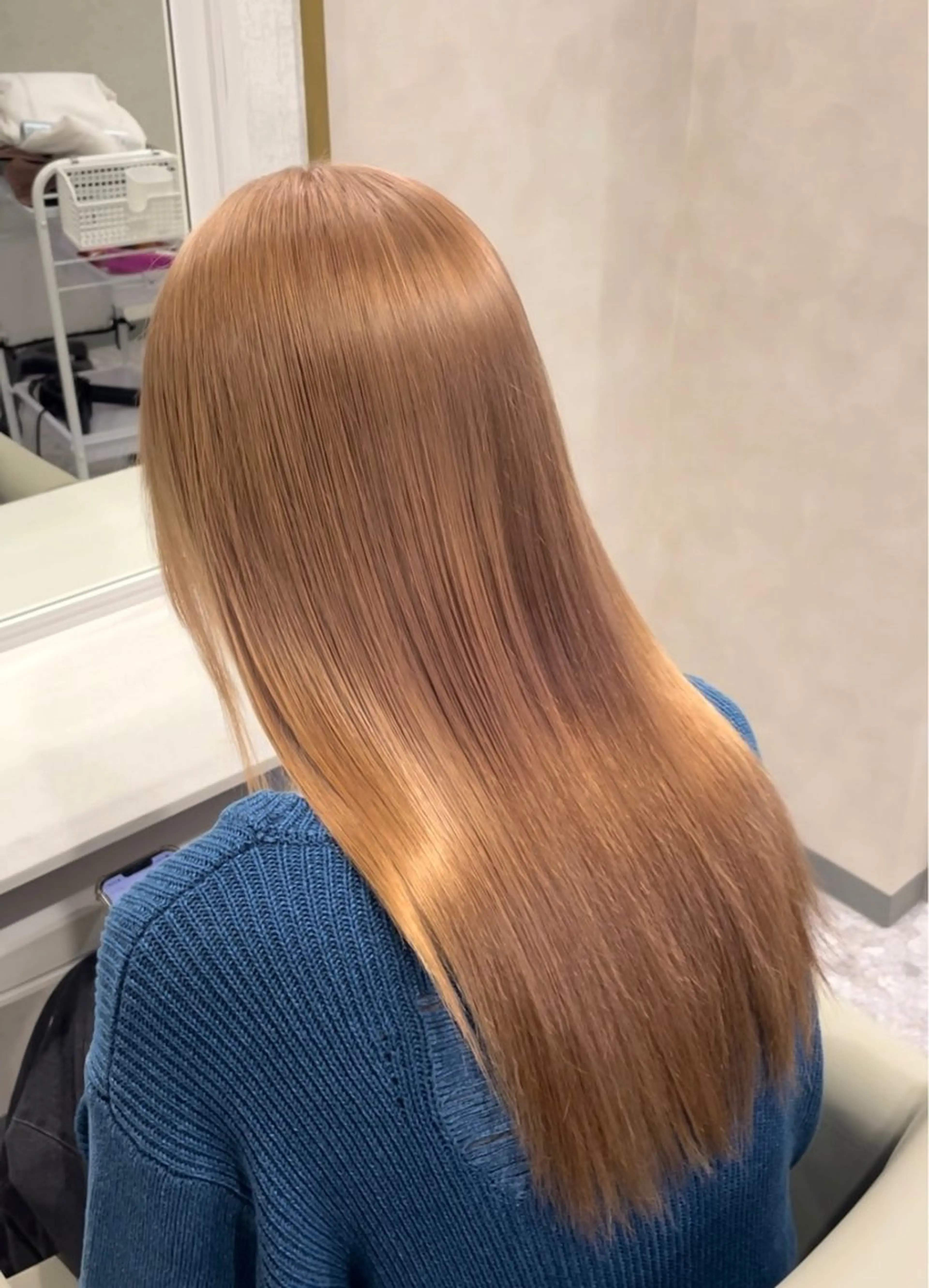 ロング wistell所属・ハイトーン/艶カラー sarina🩷のヘアスタイル