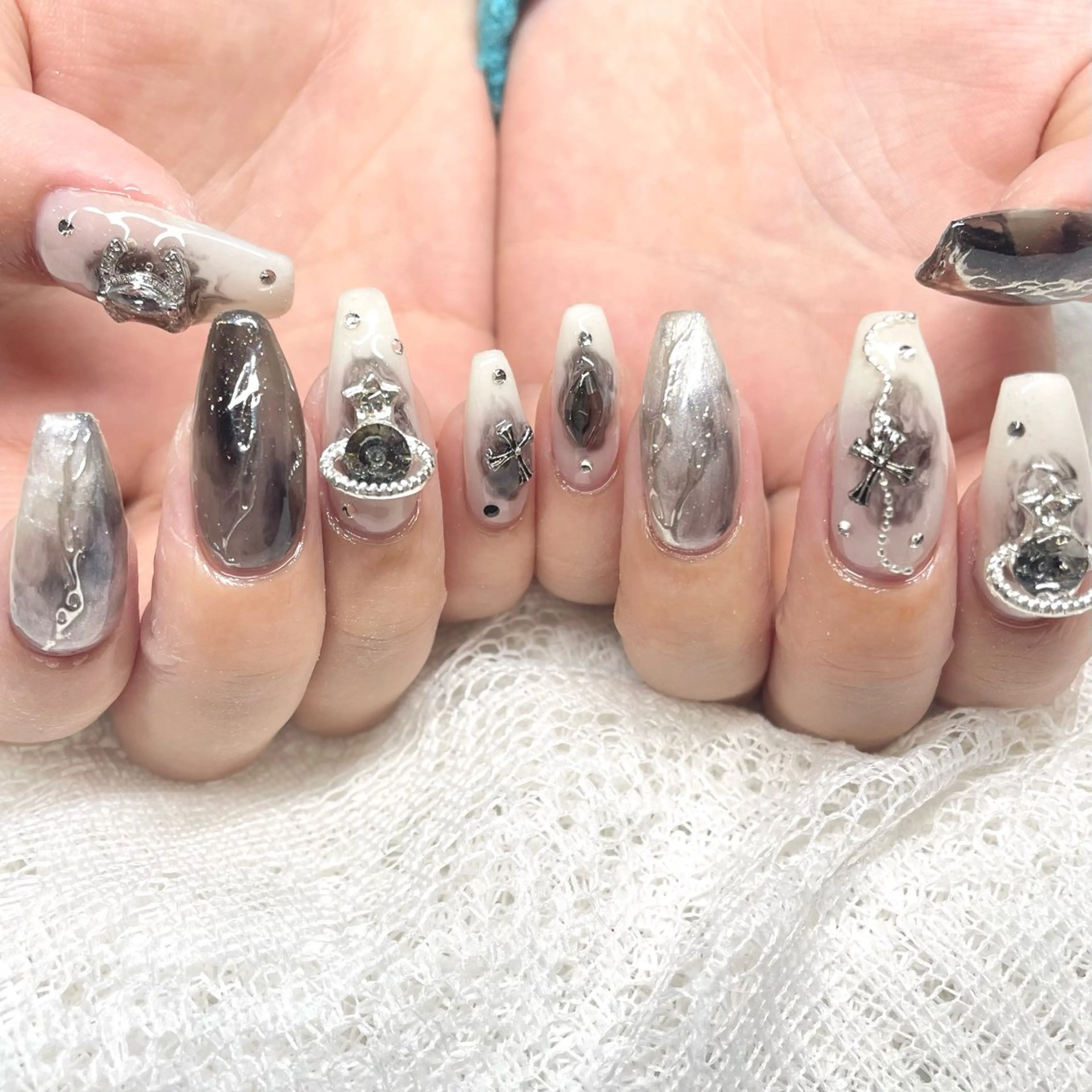 ハンド❤️乗せ放題の写真