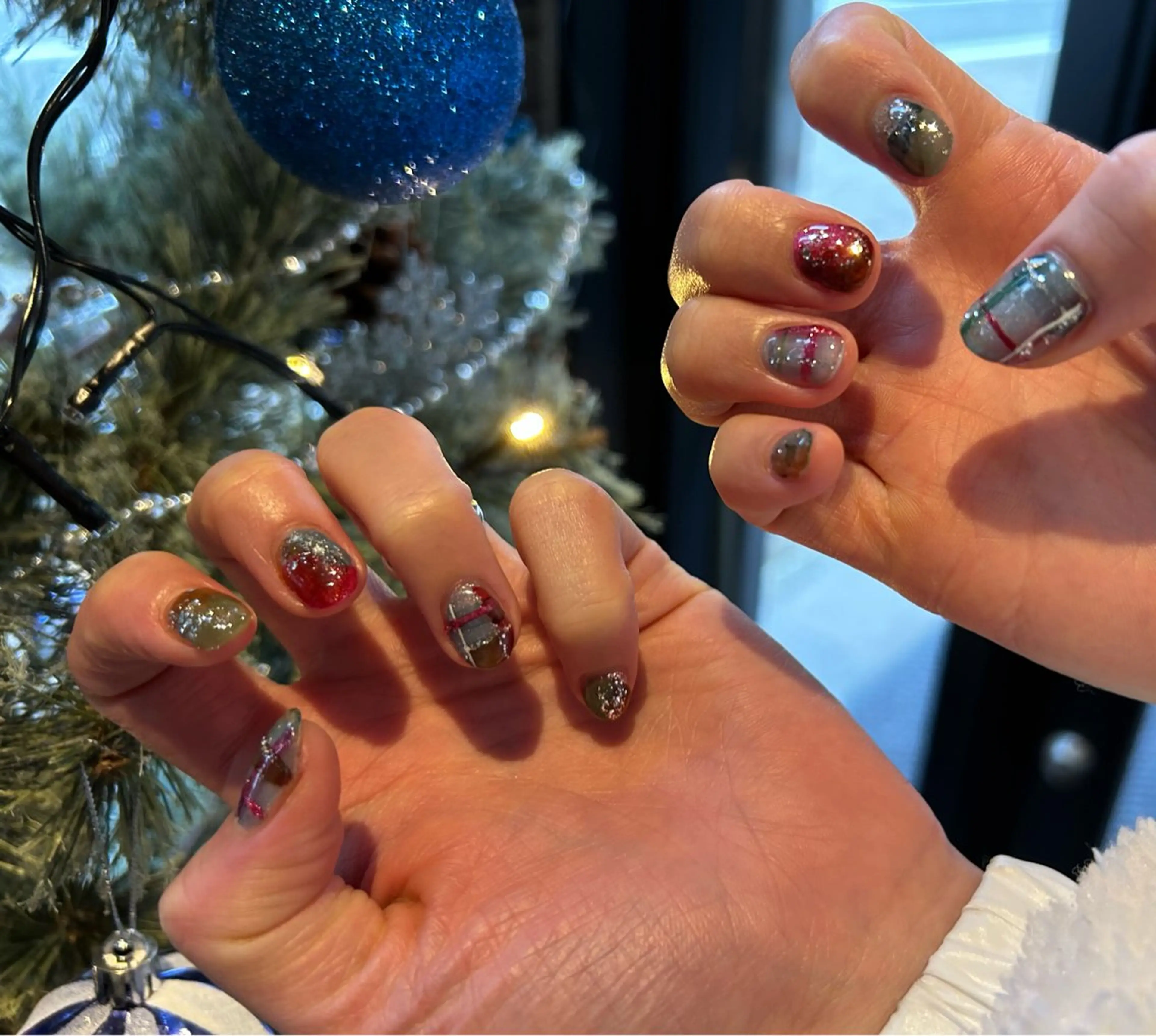 ショート クリスマス ハンドネイル RISE所属・RISE 実紗のネイルデザイン