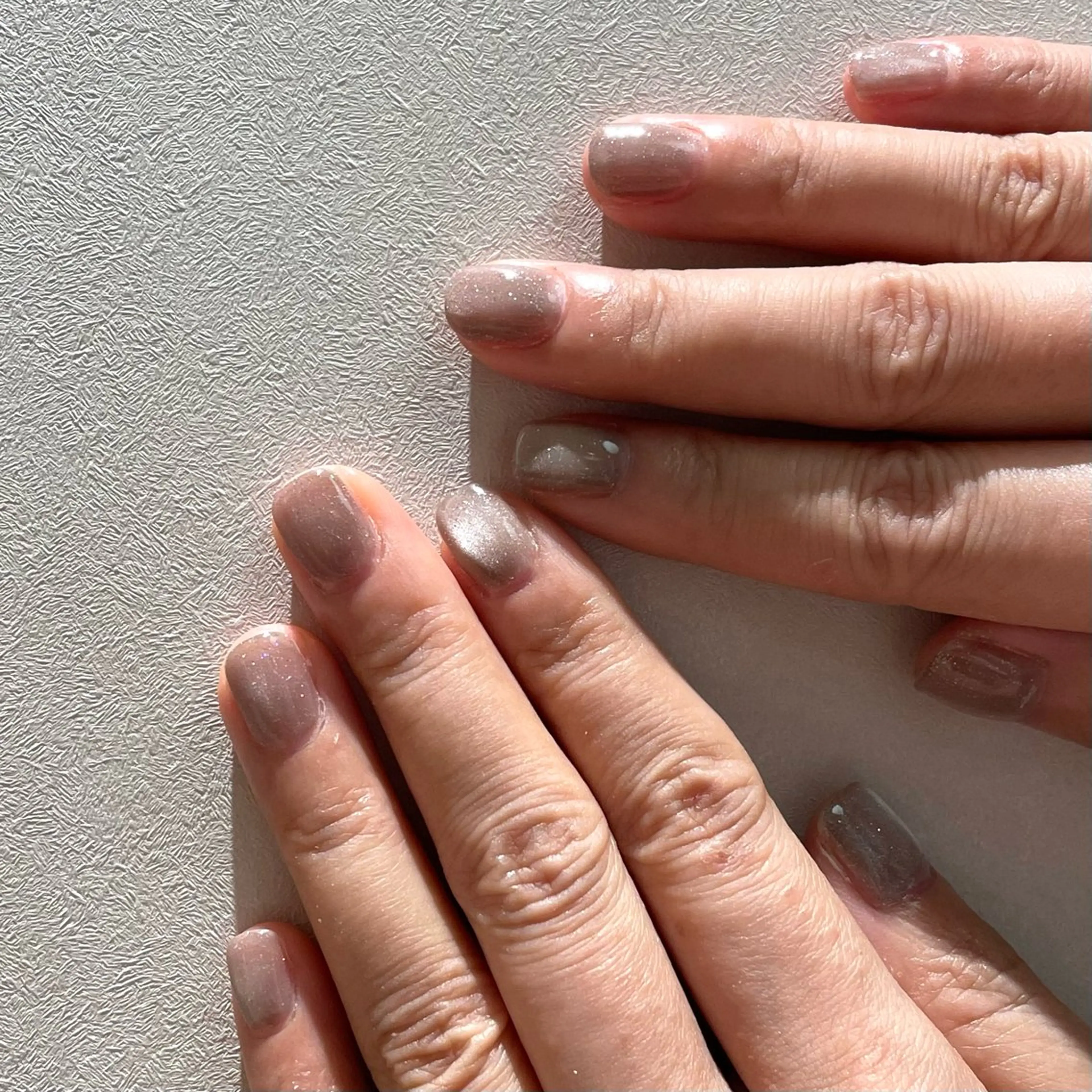 ネイル フラッシュネイル ラメ(グリッター) Nailsalon Repos.所属・Rika🌼 シンプル•マグネットのネイルデザイン