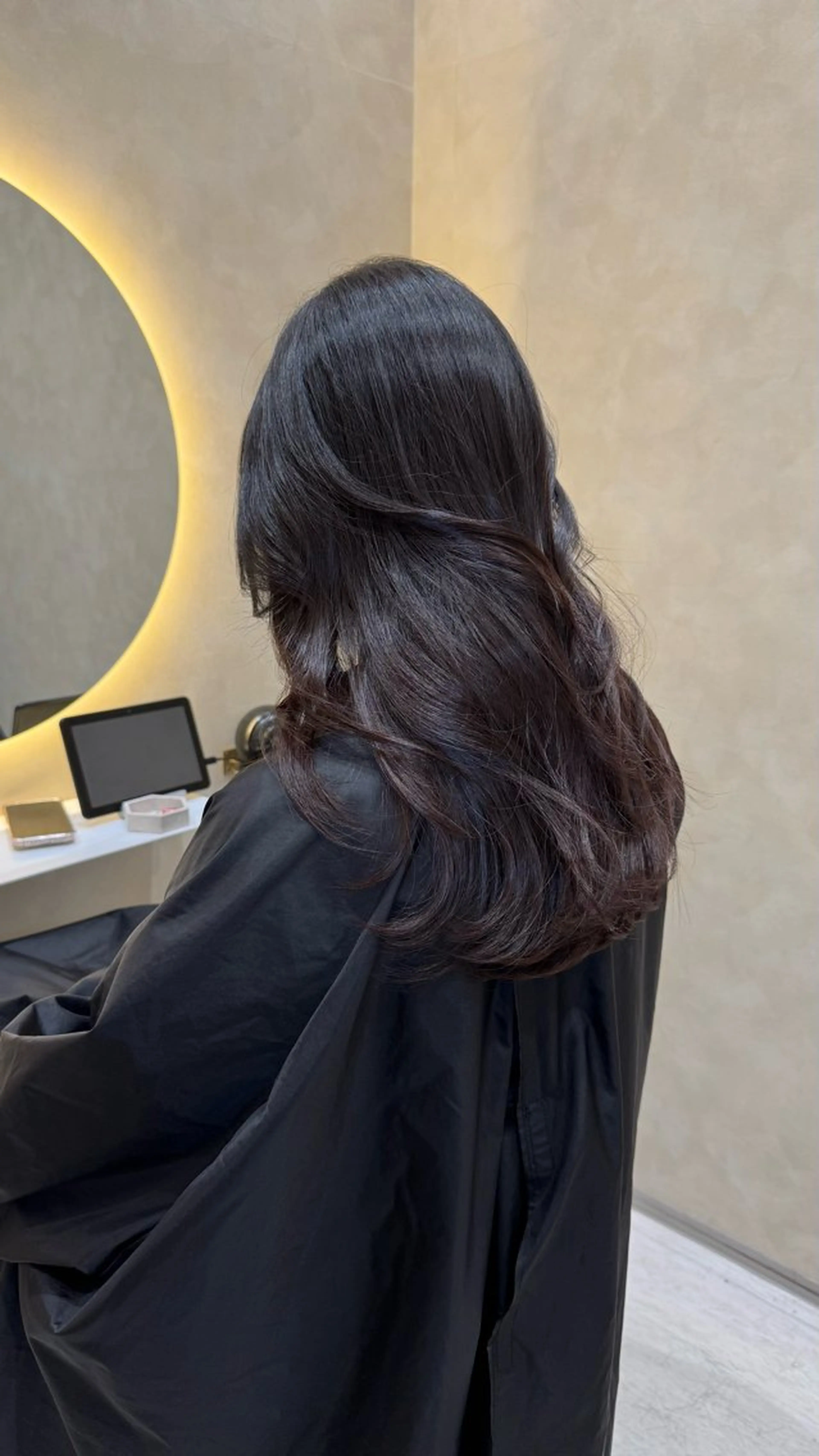 ロング ロングレイヤー 髪質改善 レイヤーカット ロング 酸性ストレート カット ヘアカラー トリートメント 酸性ストレート 青木優磨のヘアスタイル