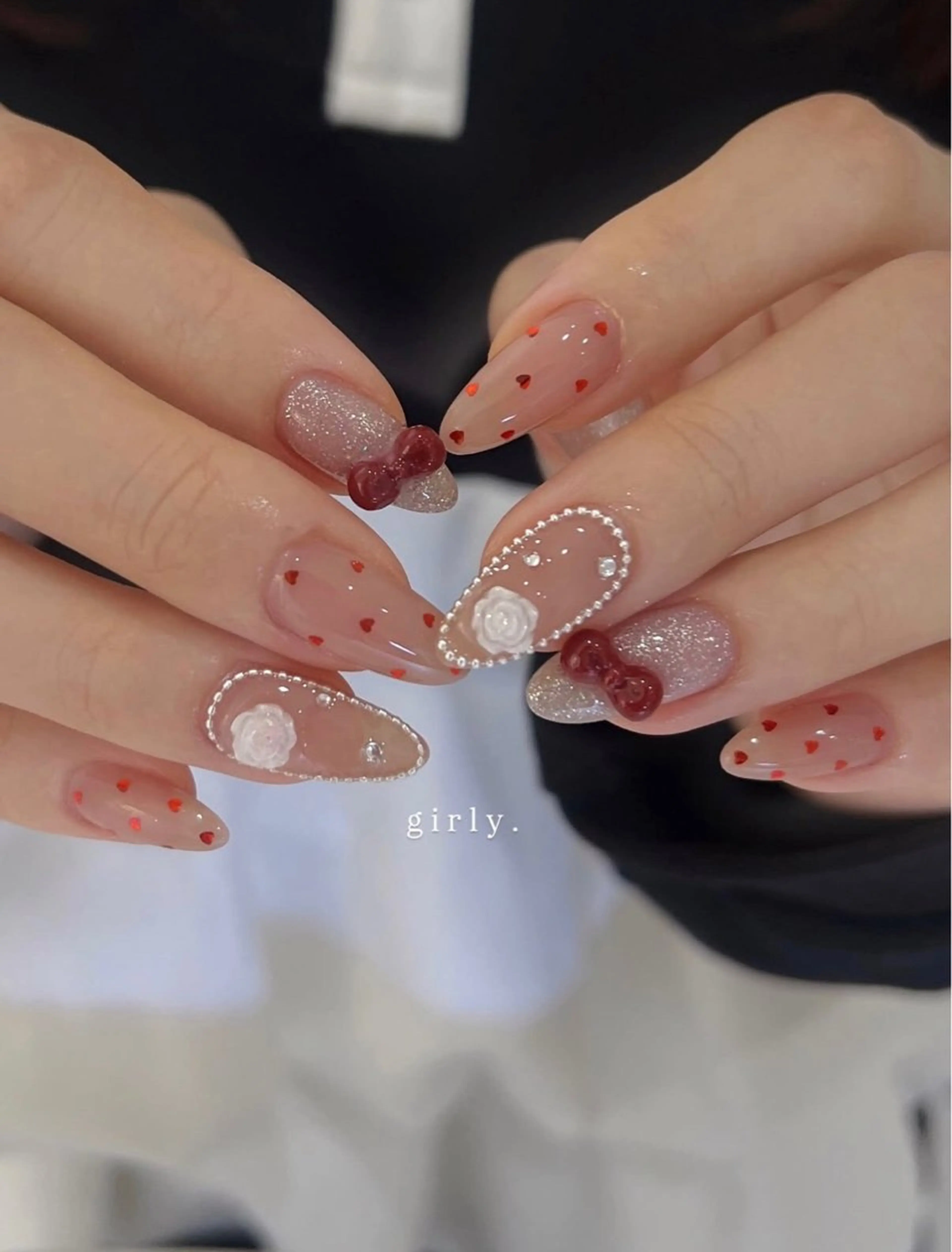 ネイル チークネイル キラキラネイル 韓国ネイル マグネットネイル ニュアンスネイル ハンドネイル H&B せつかのネイルデザイン