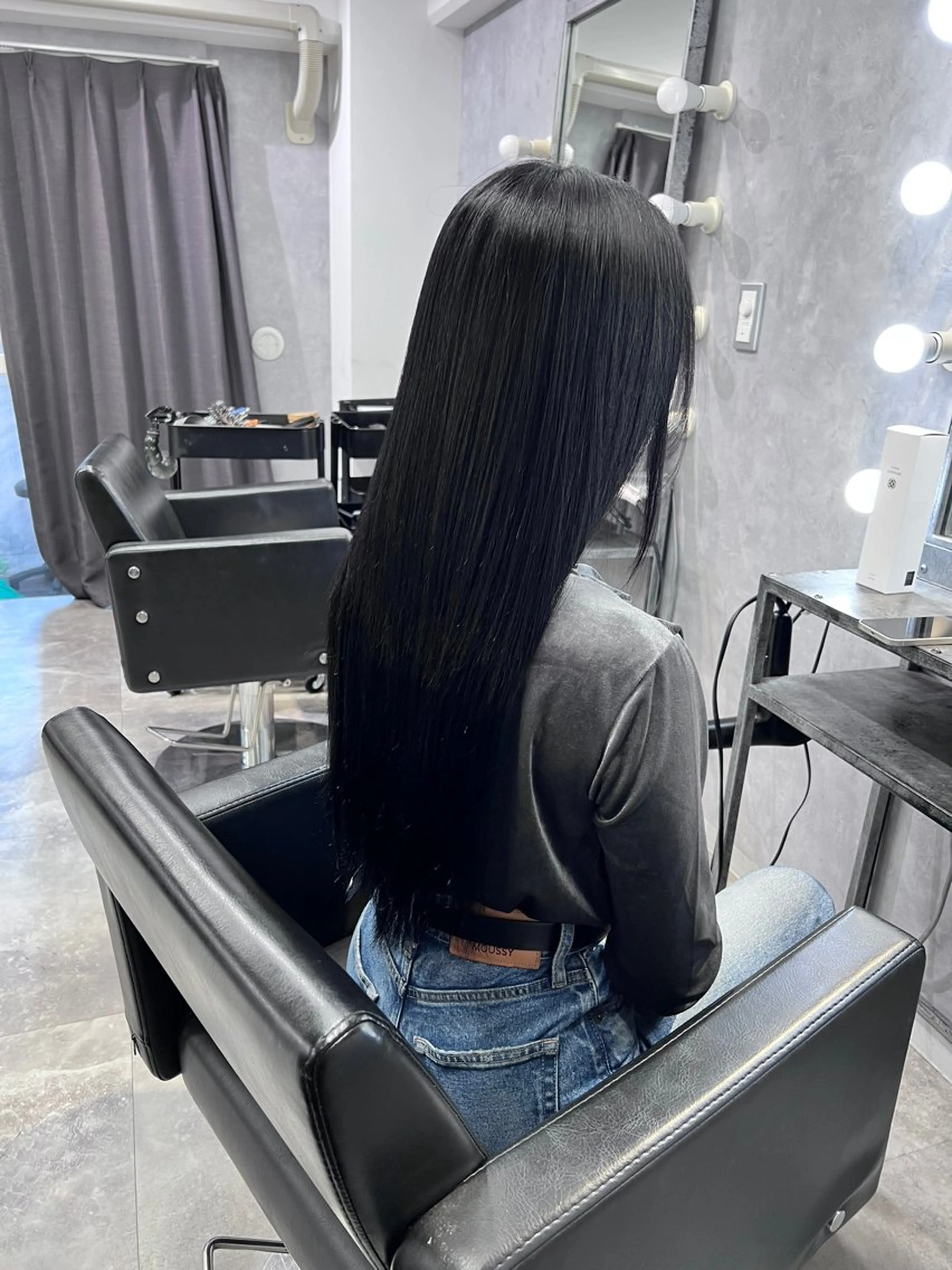 ロング カラー 黒髪 ブリーチ 透明感カラー 顔周りカット レイヤーカット カット ヘアカラー 透明感カ/レイヤー 🇰🇷tomonaのヘアスタイル