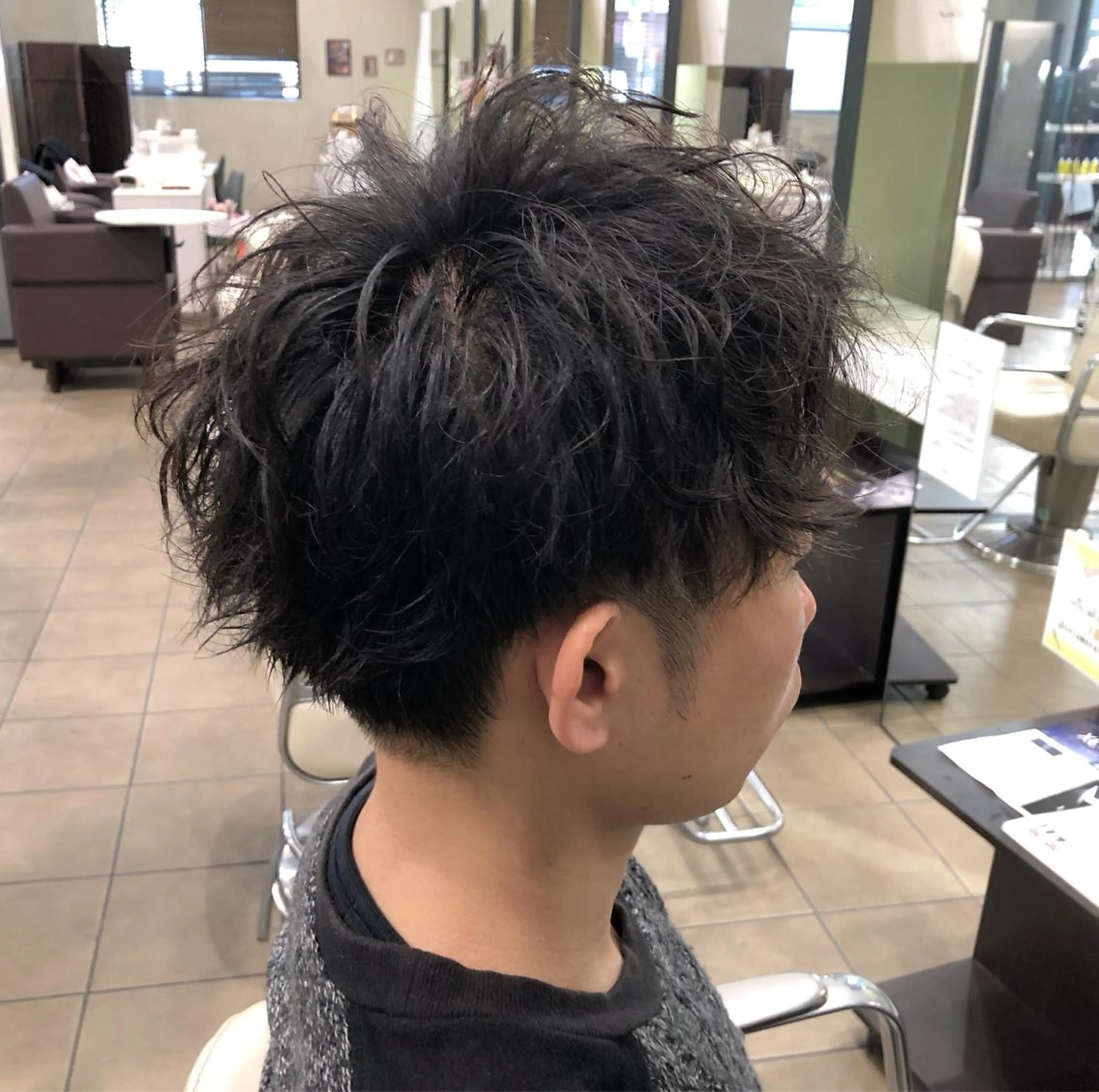 パーマ メンズ メンズパーマ ツイストスパイラルパーマ スパイラルパーマ メンズ レイヤー ウルフ 弓木啓輔のヘアスタイル