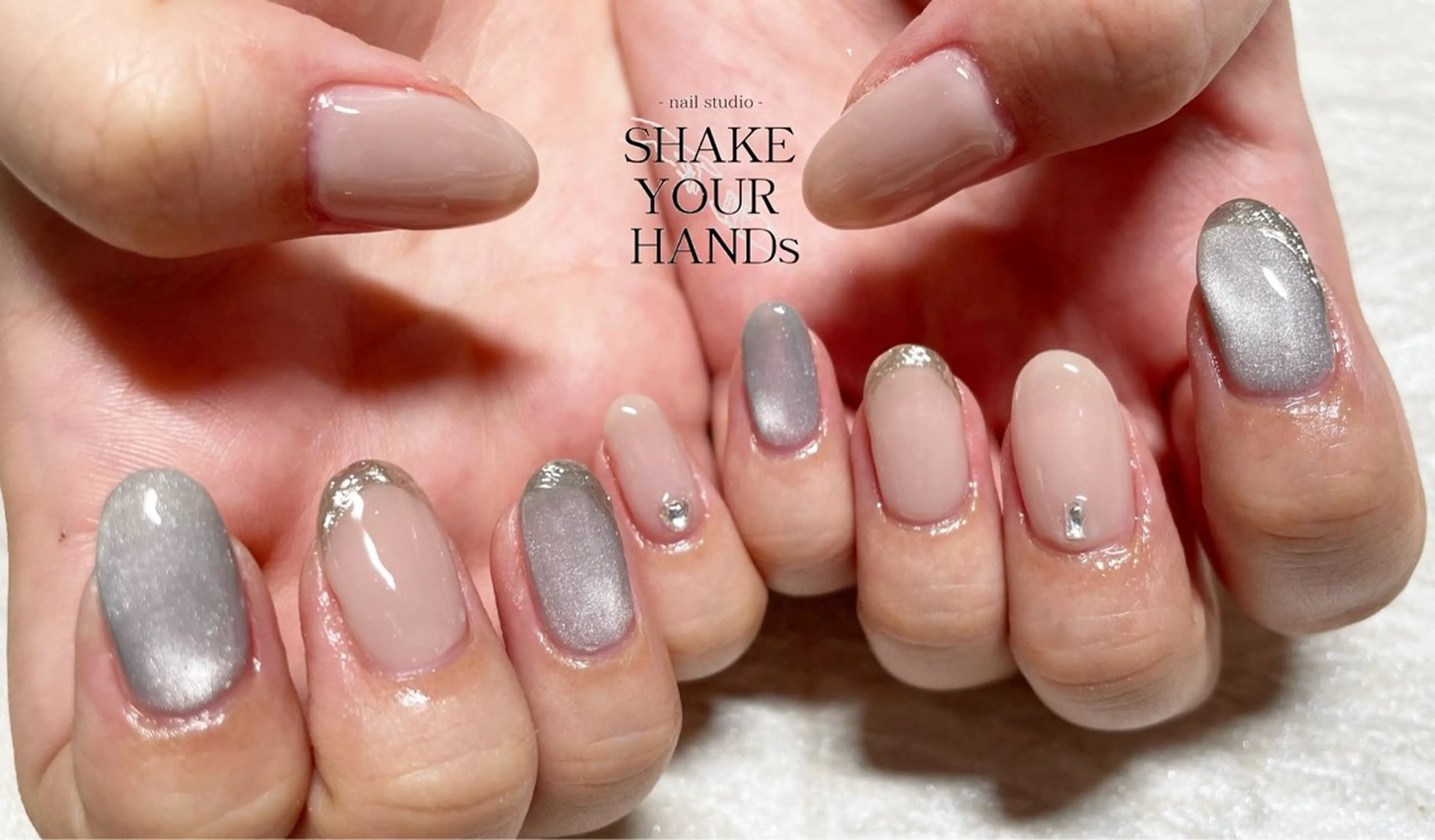 ネイル フレンチネイル マグネットネイル ミラーネイル ハンドネイル ネイルスタジオ シェイクユアハンズのネイルデザイン