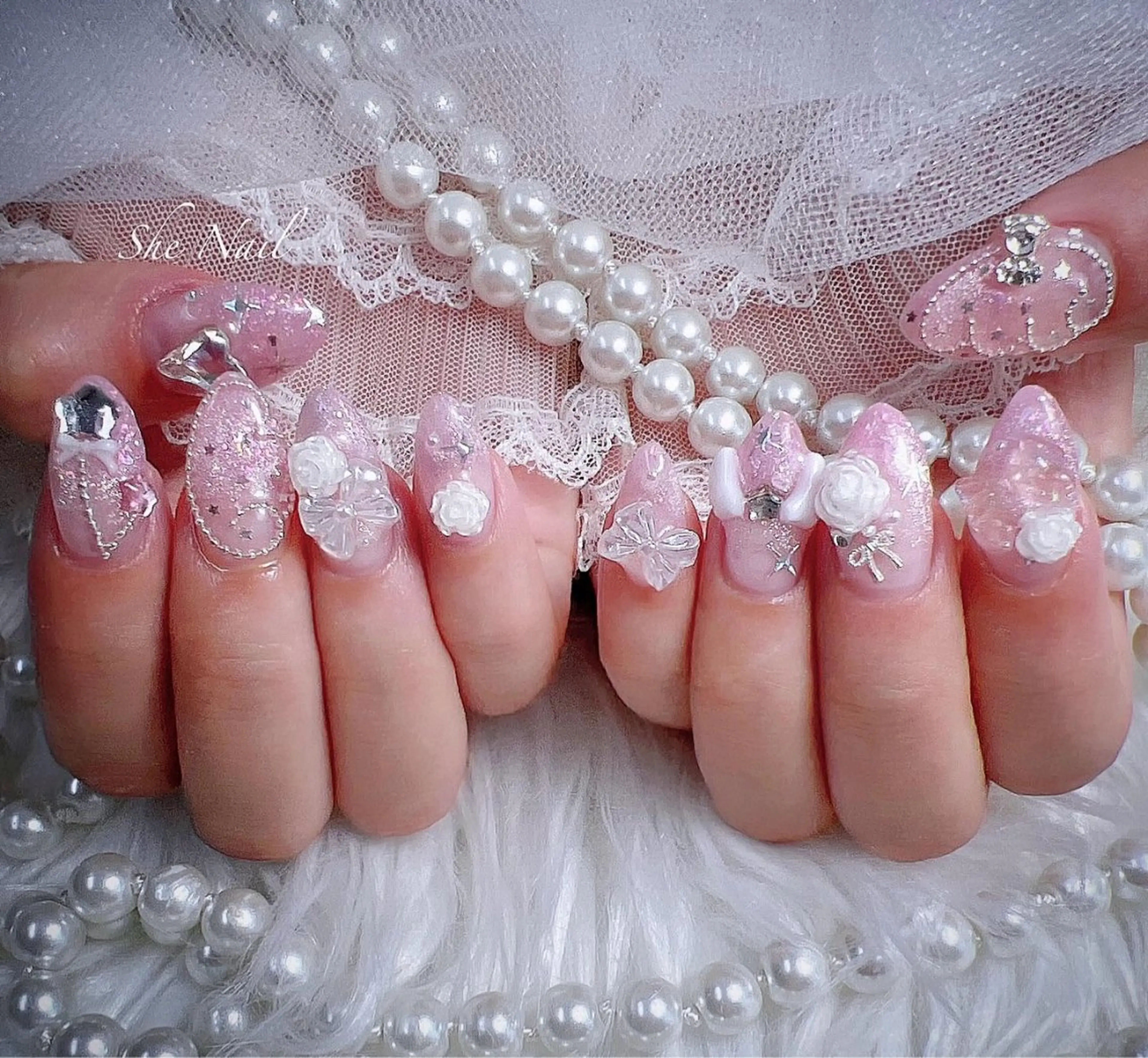 ネイル チークネイル ドット 長さ出し マグネットネイル 持ち込み ハンドネイル She   Nail所属・ISA_ BELLAのネイルデザイン