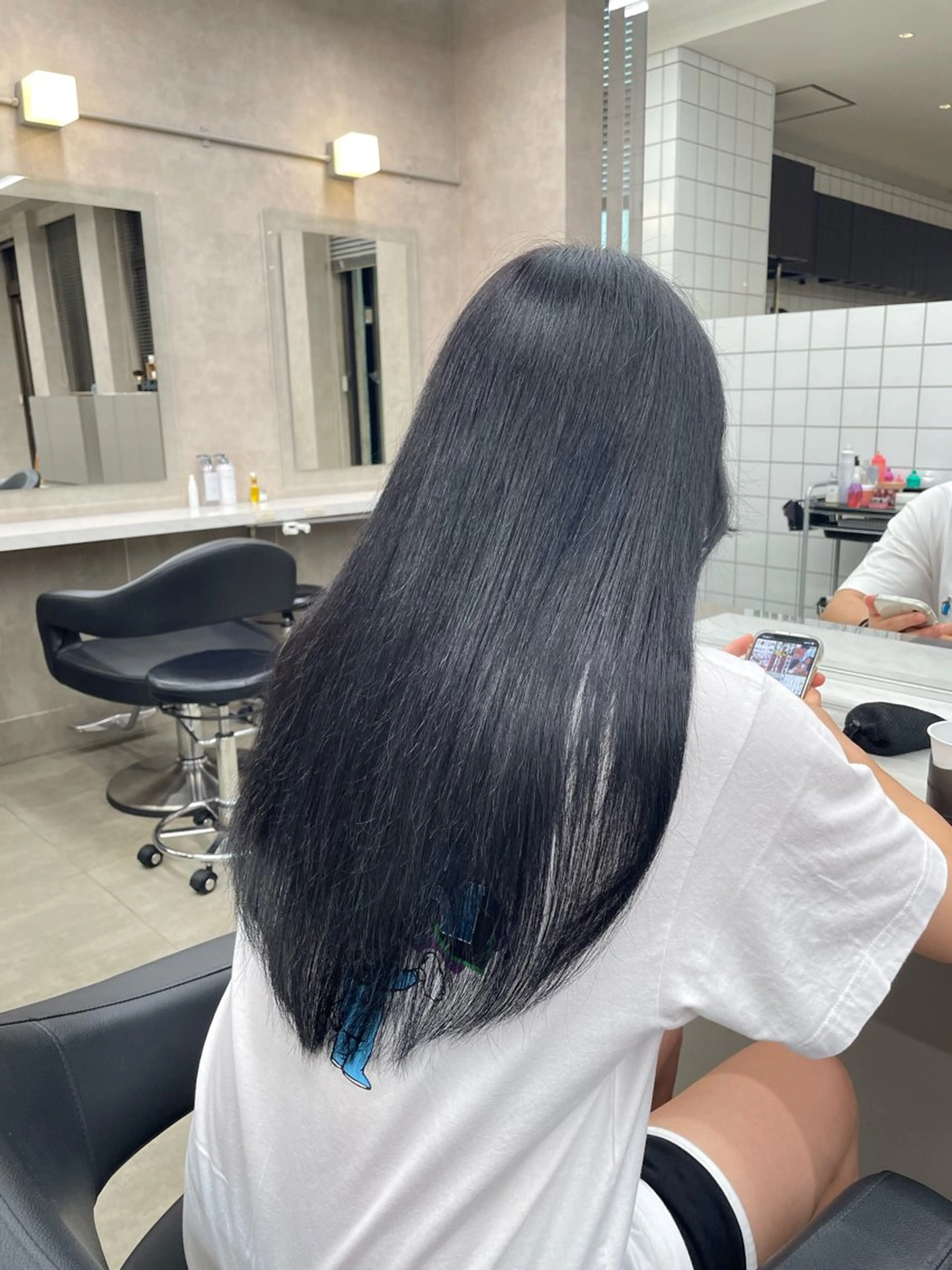 ロング カラー パーマ ヘアアレンジ メンズ キッズ カット ヘアカラー トリートメント 🦋韓国レイヤー｜ 透明感グレージュ🦋のヘアスタイル