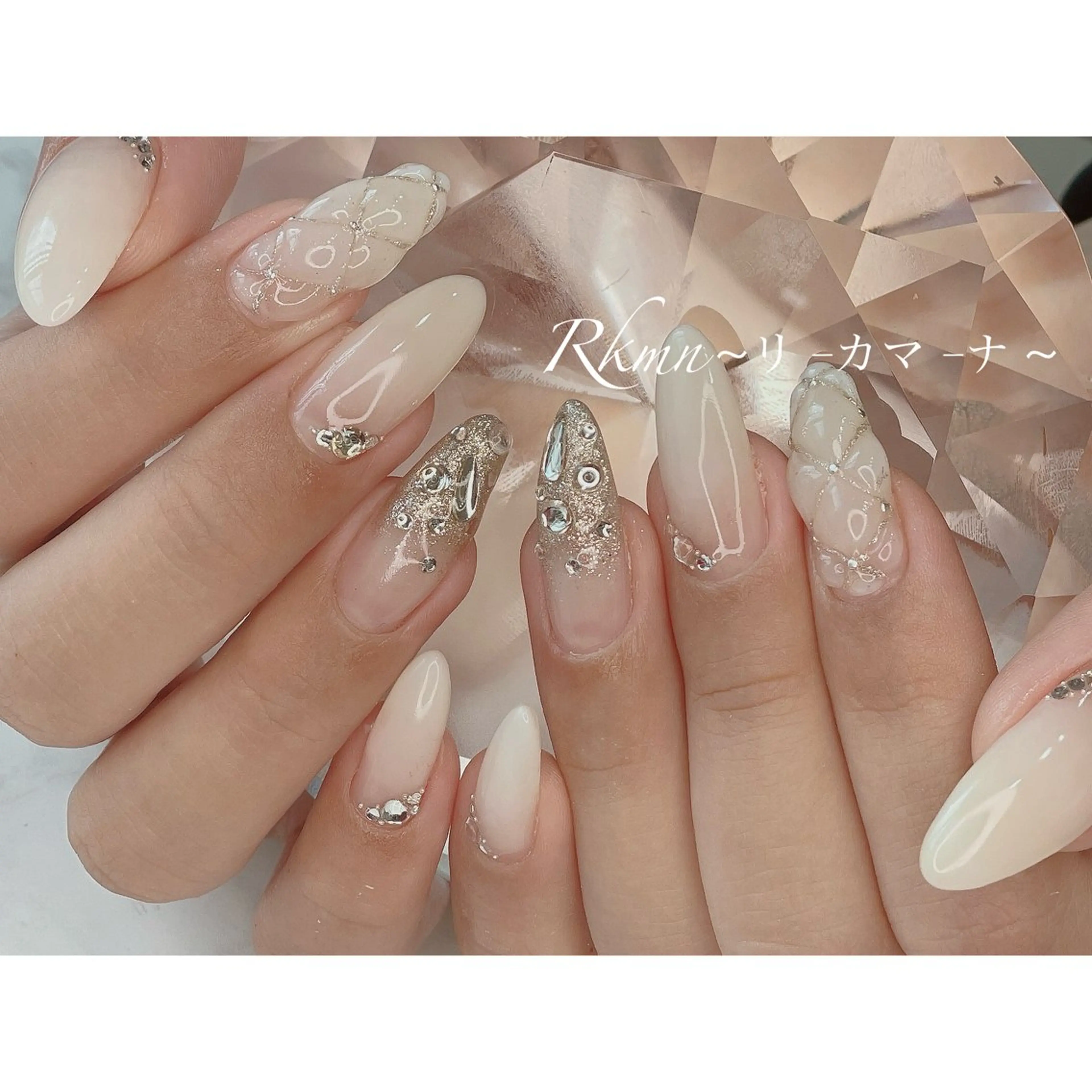 ネイル アートネイル キラキラネイル 春ネイル ホワイト ハンドネイル フットネイル ハンドケア Rkmn ~リ-カマ-ナ~のネイルデザイン