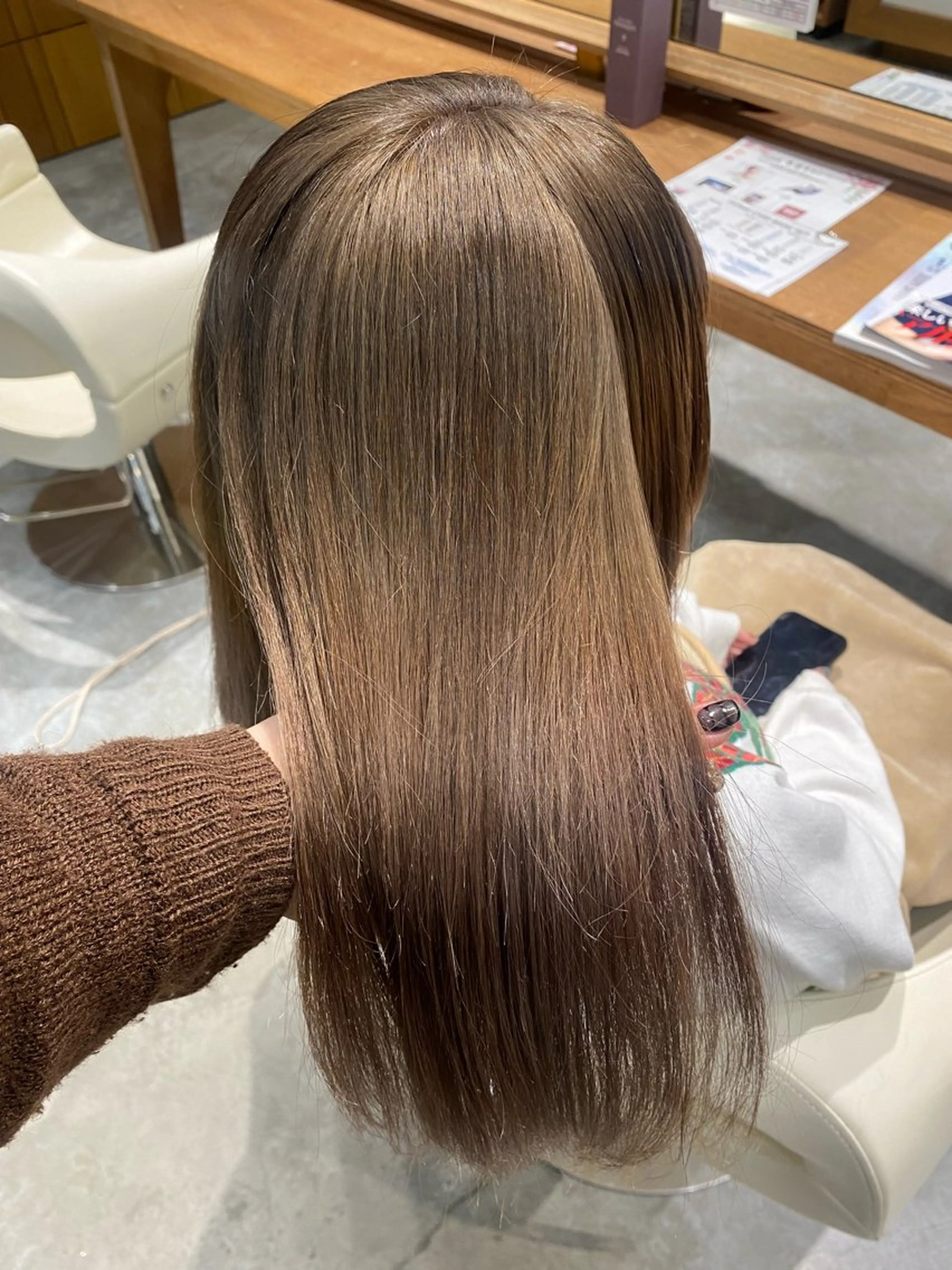 ロング カラー ベージュカラー ブリーチ 透明感カラー ミルクティーベージュ fulam所属・MIKU ／fulamのヘアスタイル