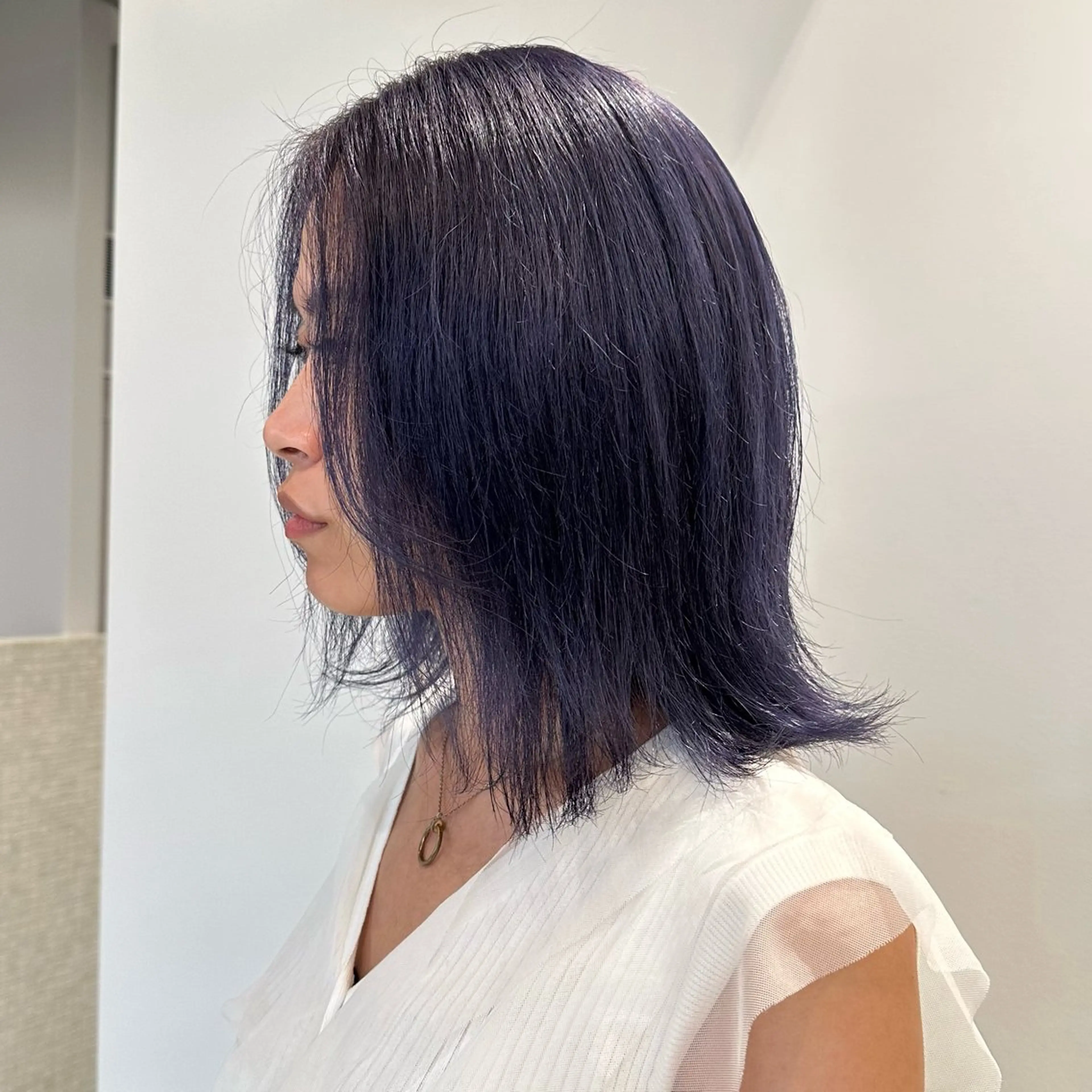 カラー ブルーカラー ブルーパープル ダブルカラー SALOWIN広島所属・ブリーチカラー/ ベージュ/SARAのヘアスタイル