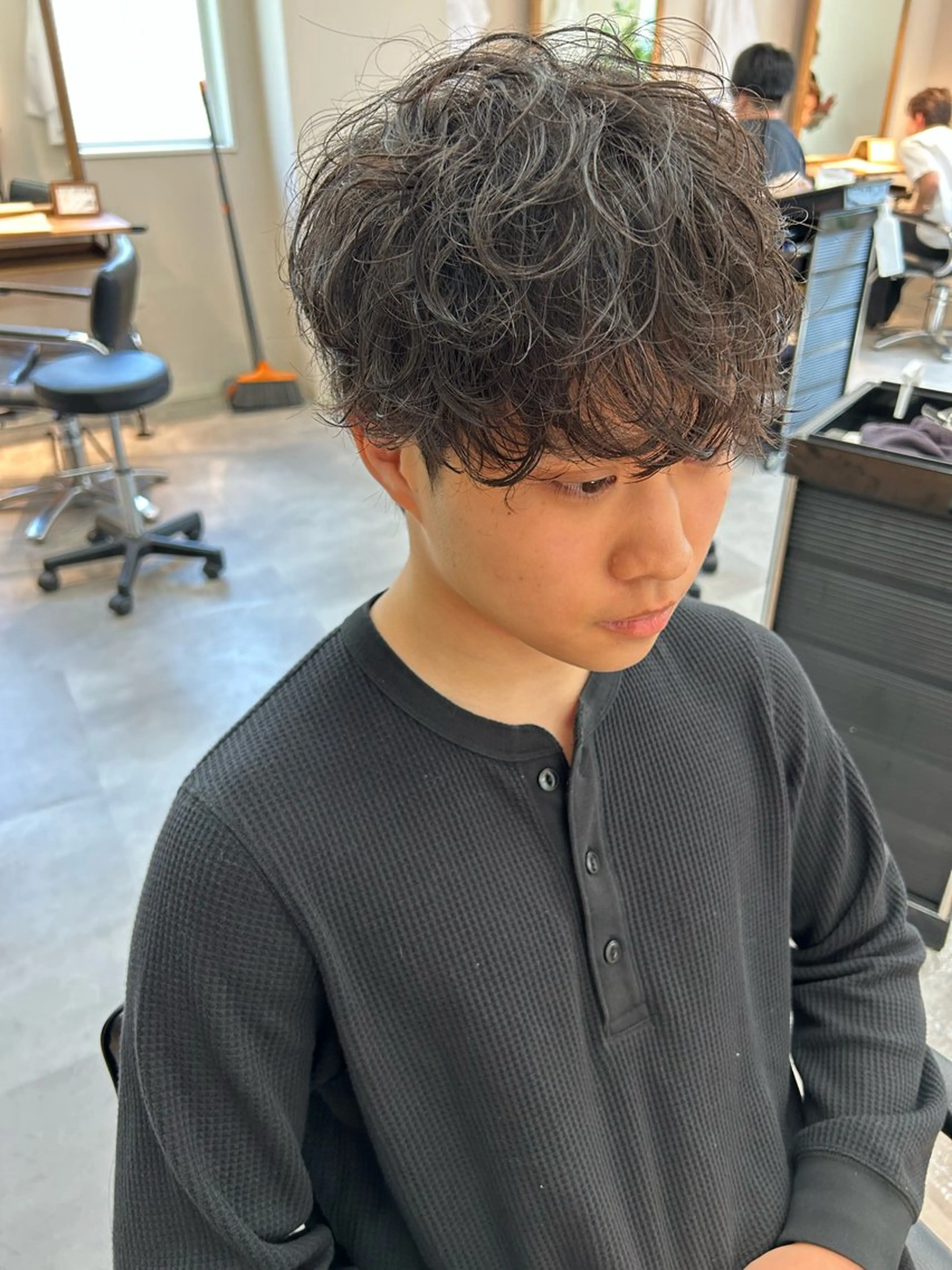 パーマ メンズ ダウンパーマ カルマパーマ メンズ韓国風 メンズパーマ ニュアンスパーマ 【メンズ韓国ヘア 千葉駅/カルマパーマのヘアスタイル