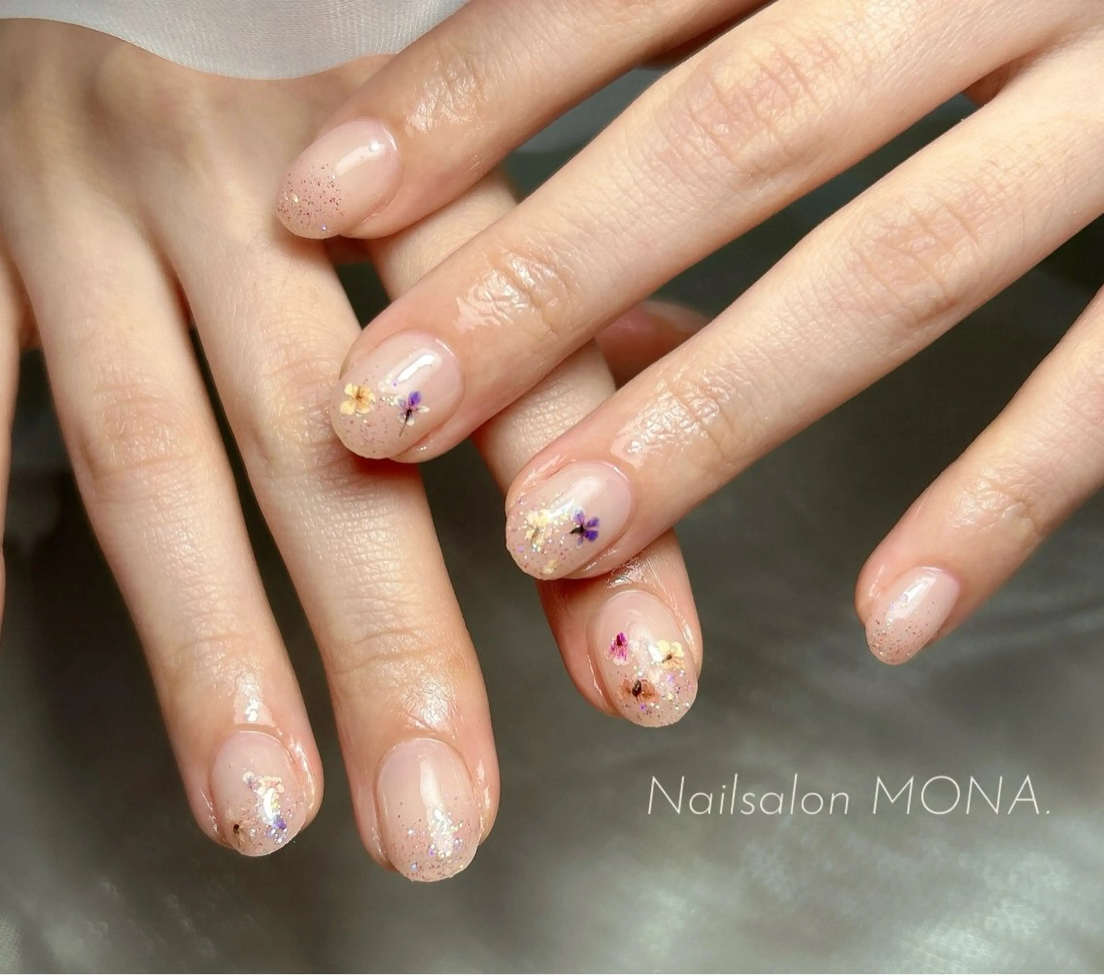ネイル ラメ(グリッター) ラメグラデーション ハンドネイル Nailsalon MONA.のネイルデザイン