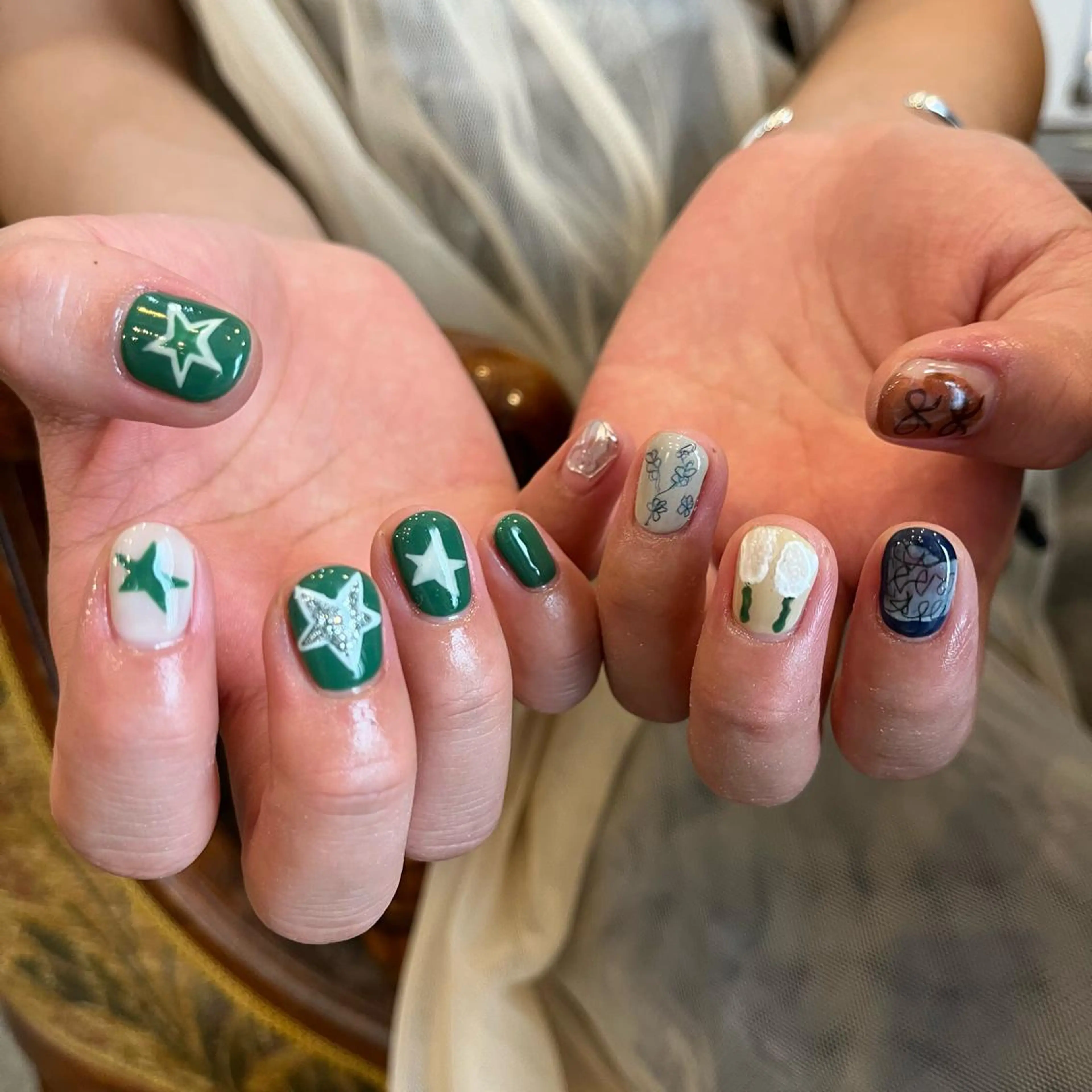 ネイル 持ち込み ハンドネイル Trico Antique所属・岩本 杏のネイルデザイン