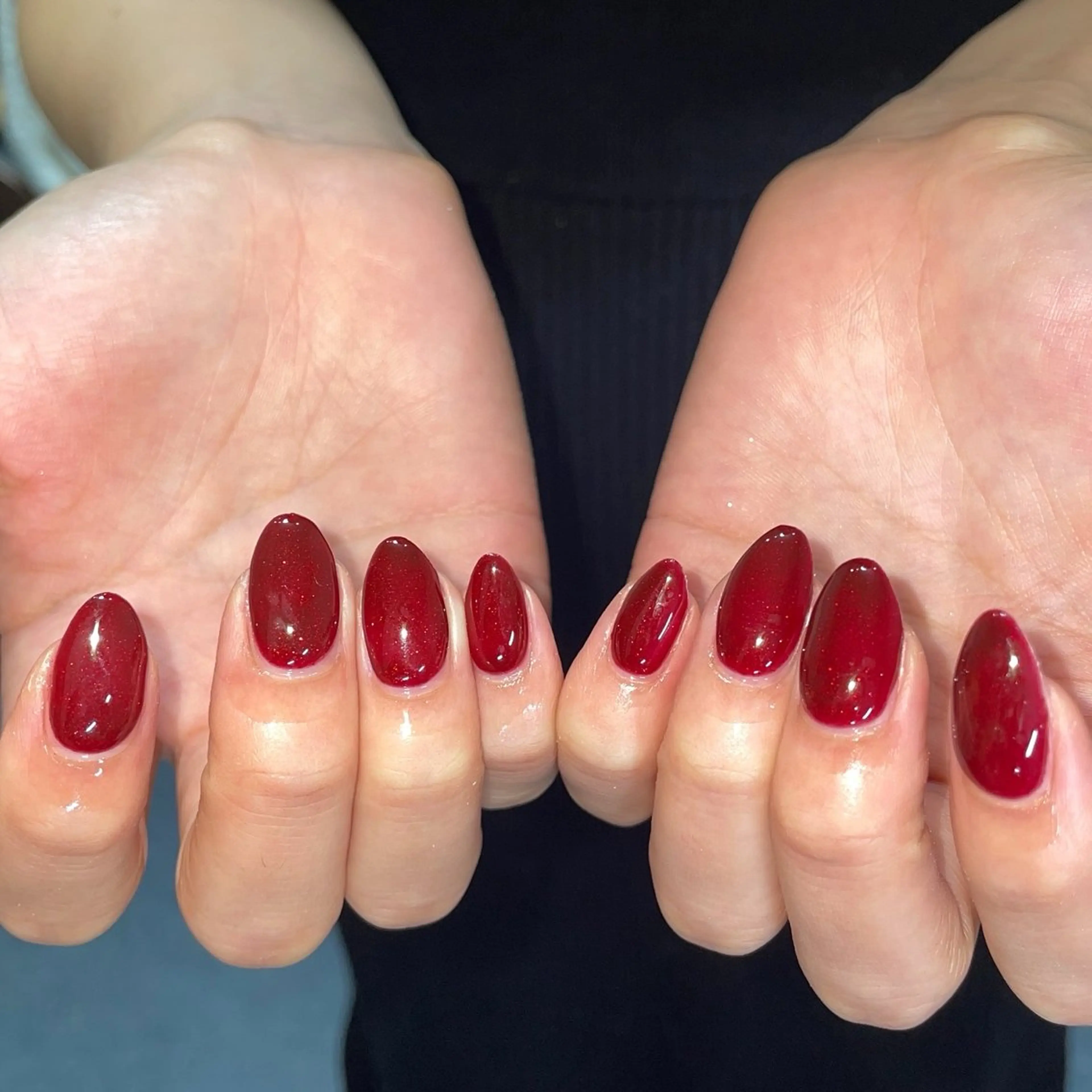 ネイル ボルドー キラキラネイル ワンカラーネイル 赤色 シンプルネイル ハンドネイル ハンドケア 🎀NAIL🎀 AI🪄︎︎◝✩のネイルデザイン