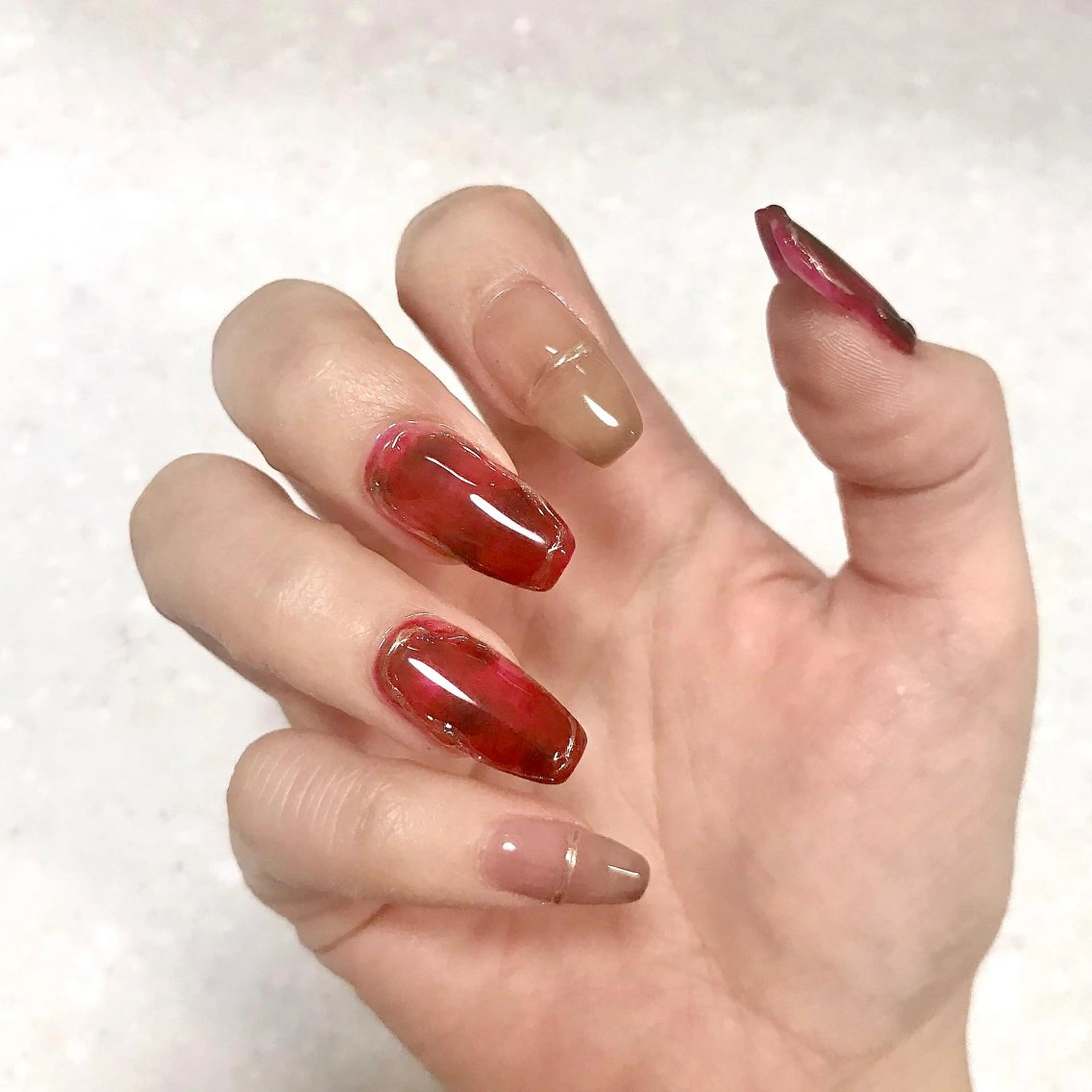 ネイル べっ甲ネイル ジェルネイル ミラーネイル ワンカラーネイル 赤色 ステラ marikominoのネイルデザイン