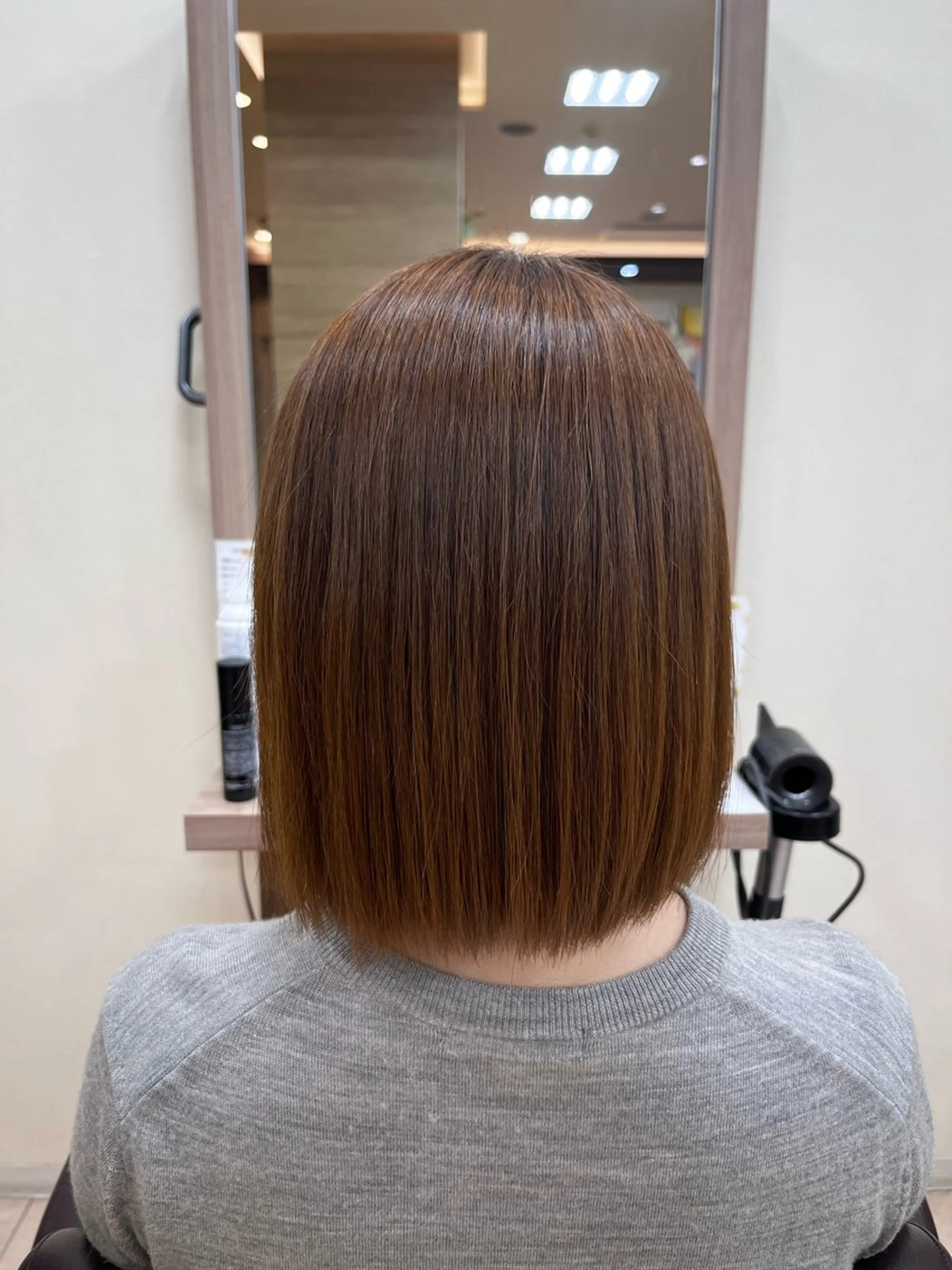 マニキュアカラー(白髪染め)(リタッチ)の写真