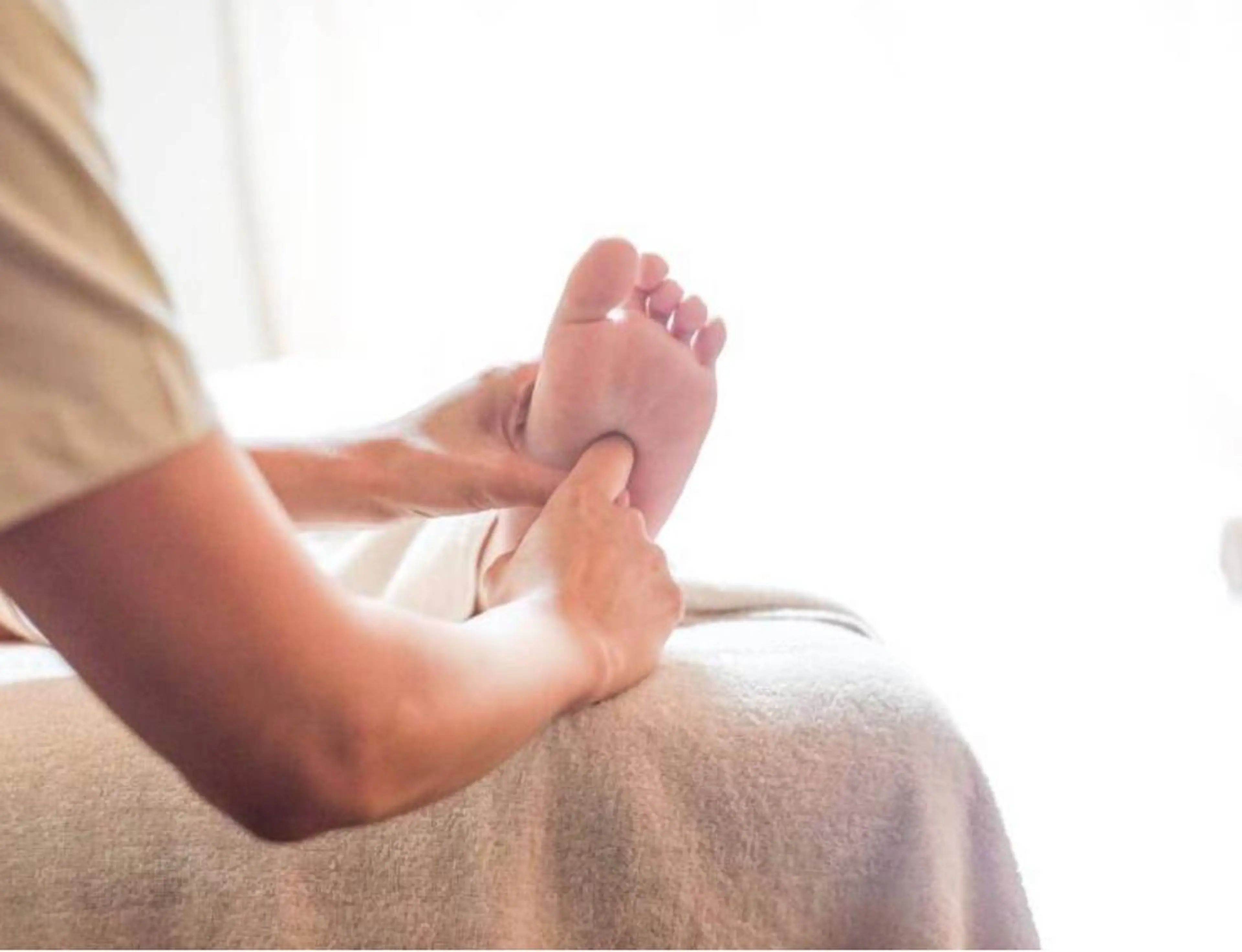 脚のむくみ腰痛撃退（美容整体＋フットマッサージ90分）の写真