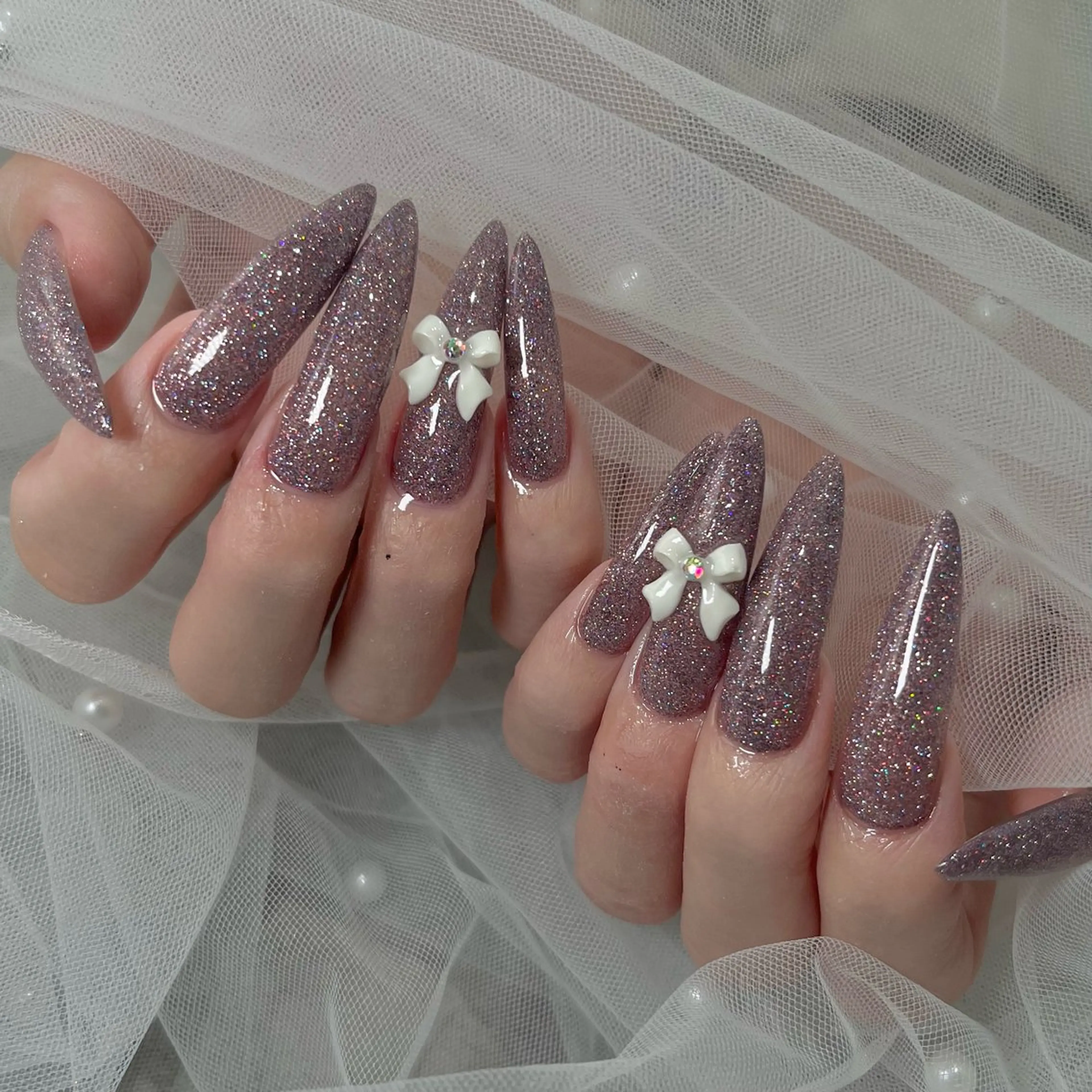 ネイル フットネイル フレンチネイル ジェルネイル ラメ(グリッター) ラメグラデーション ハンドネイル NEO Beauty Salon所属・𝐍𝐄𝐎 𝐉𝐔𝐑𝐈のネイルデザイン