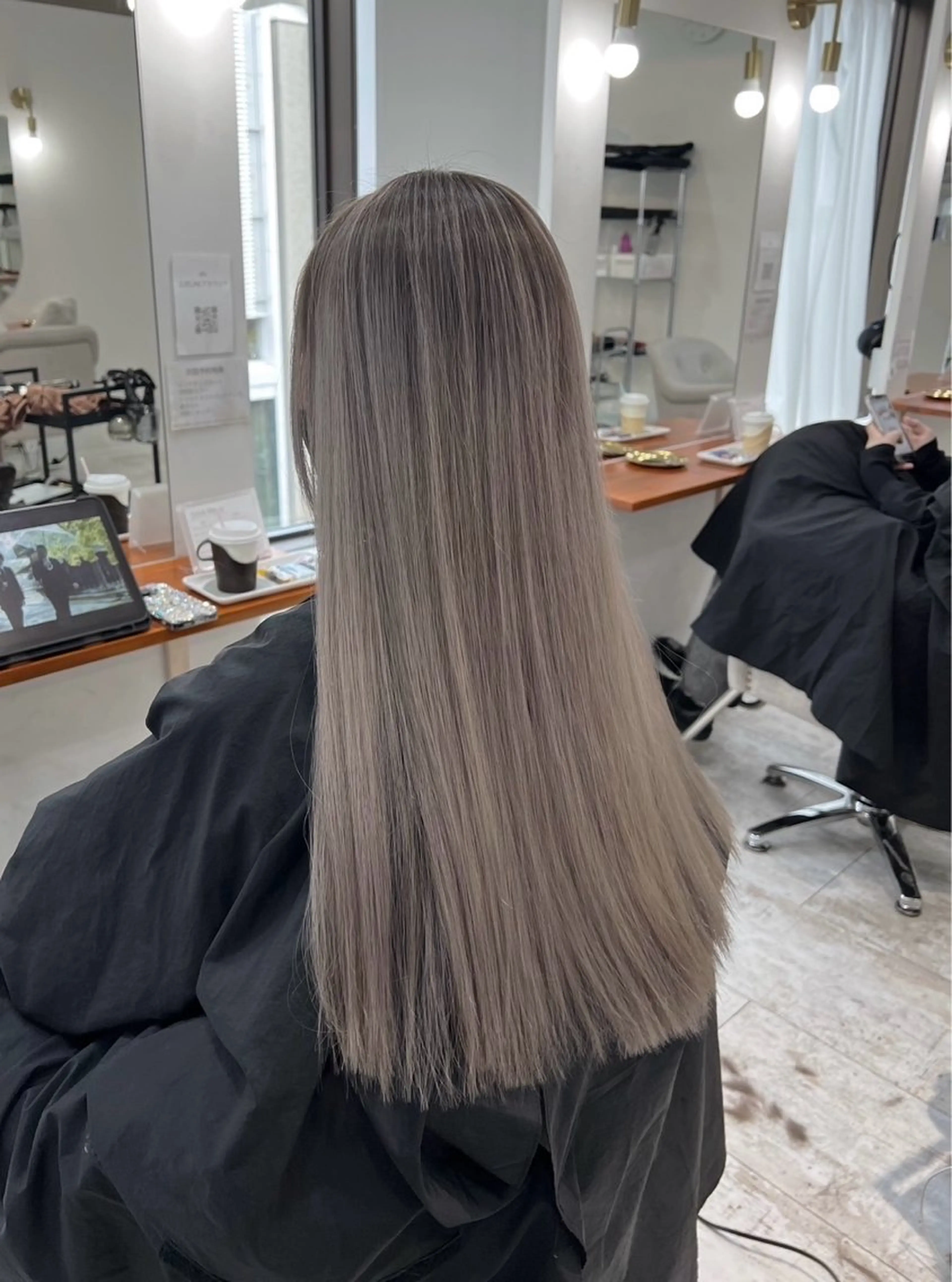 ロング カラー バレイヤージュ グレージュ レイヤーカット ヘアカラー トリートメント ROBIN所属・指名数No.1 /NAOYAのヘアスタイル