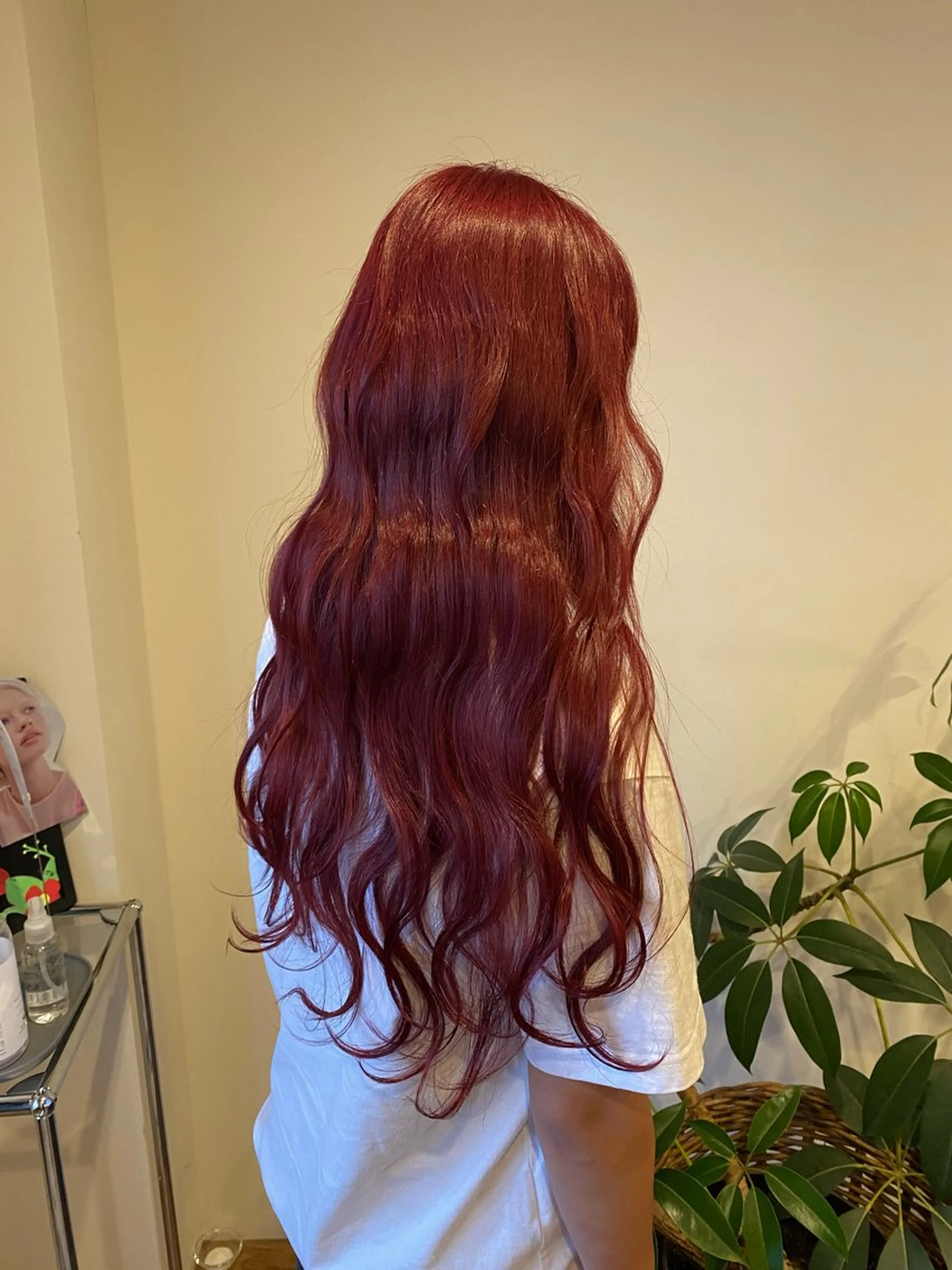 ロング カラー レッドカラー ヘアカラー トリートメント Ludwig AIRIのヘアスタイル