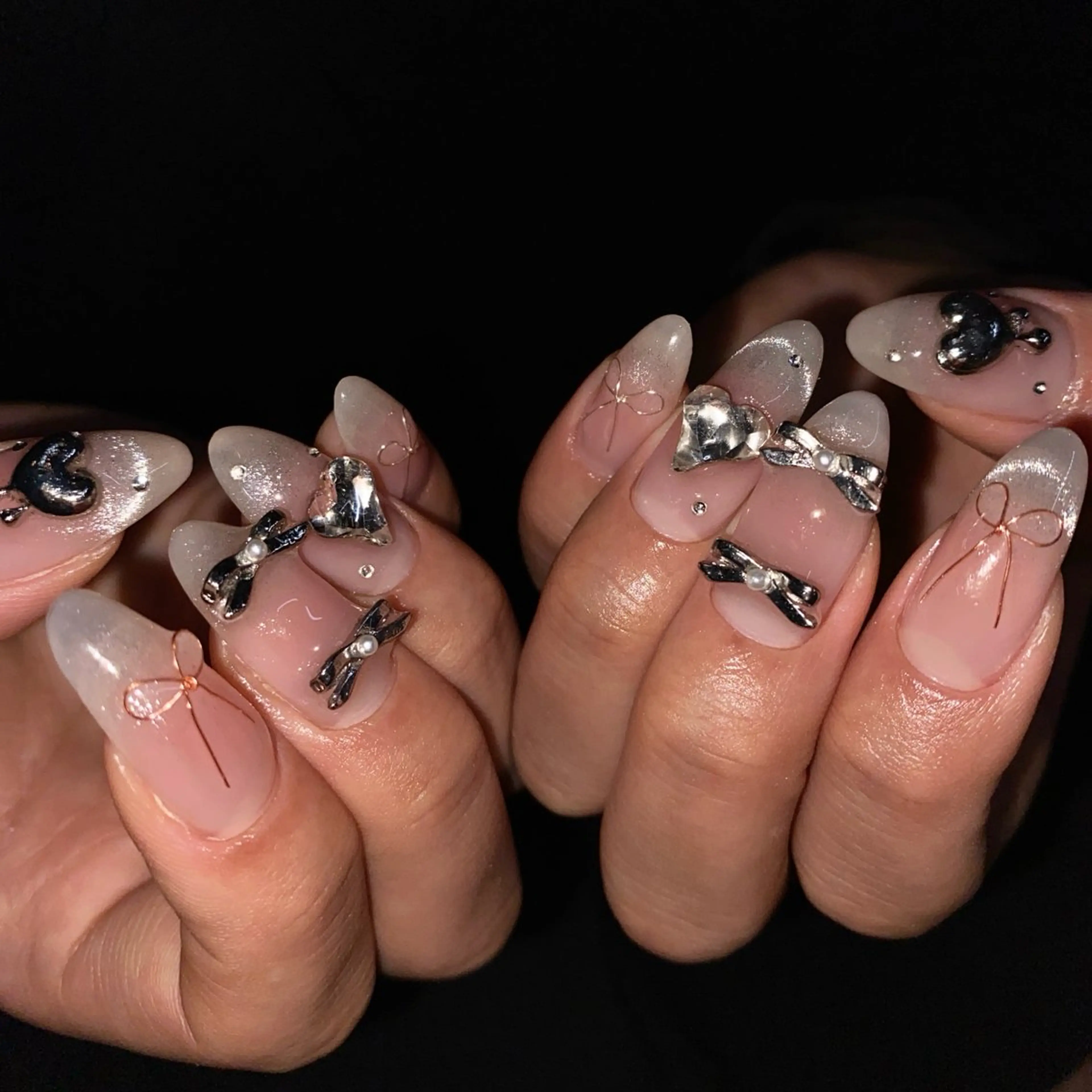 ネイル チークネイル フレンチネイル マグネットネイル マグネットフレンチ ピンク ハンドネイル ハンドケア 🎀NAIL🎀 AI🪄︎︎◝✩のネイルデザイン