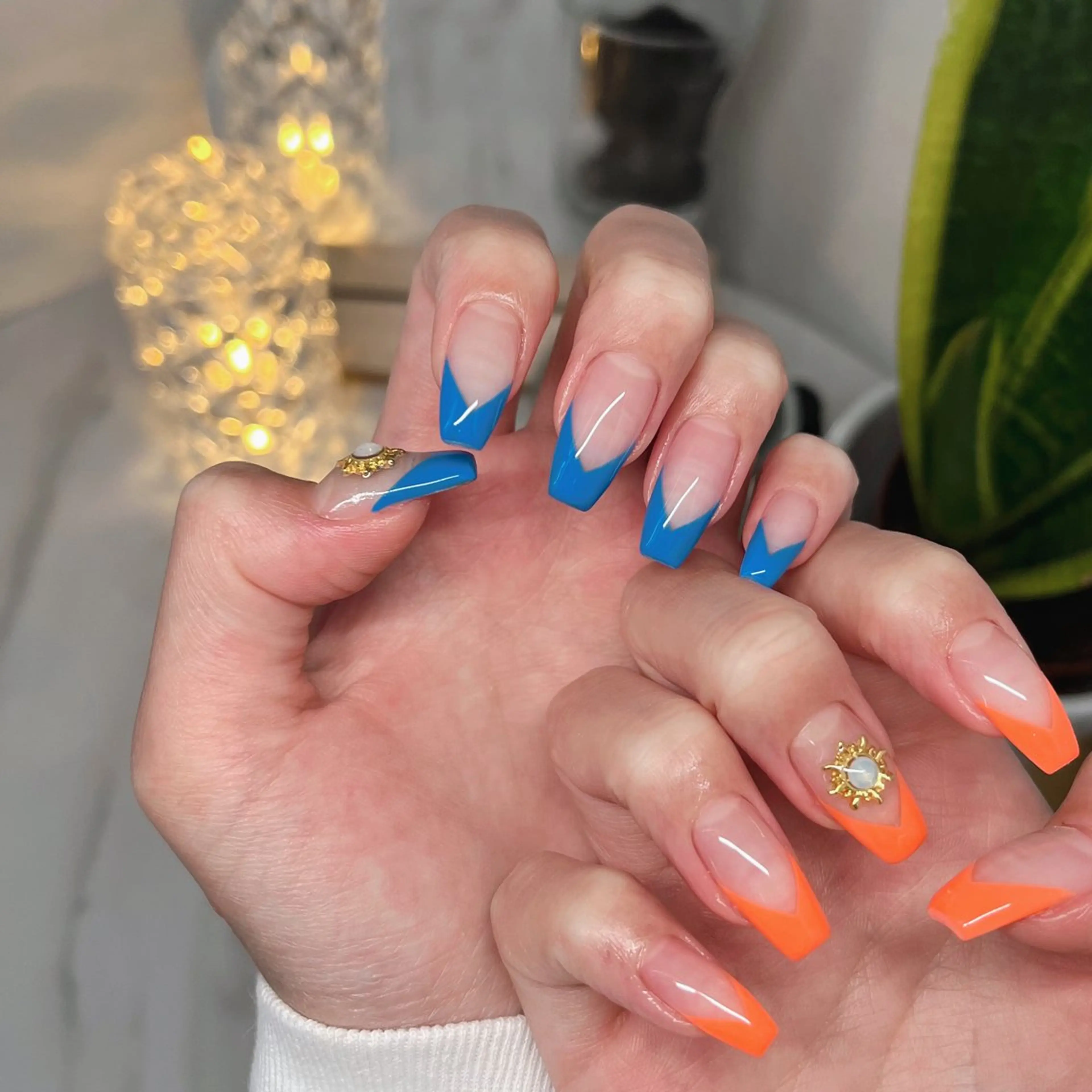 ネイル フットネイル フレンチネイル ジェルネイル ラメ(グリッター) ラメグラデーション ハンドネイル NEO Beauty Salon所属・𝐍𝐄𝐎 𝐉𝐔𝐑𝐈のネイルデザイン