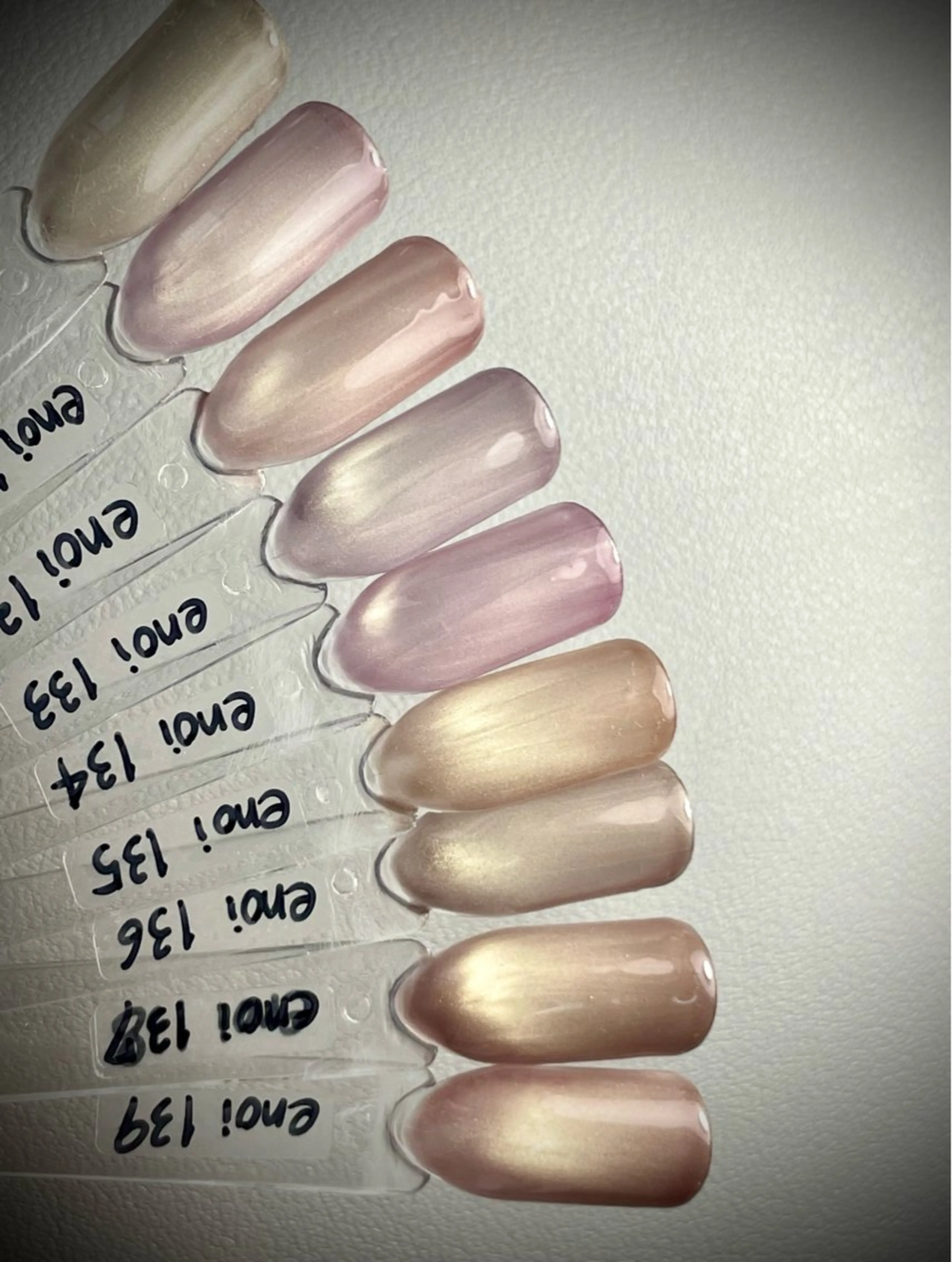 ネイル マグネットネイル オフィスネイル ハンドネイル Chong Sarangのネイルデザイン