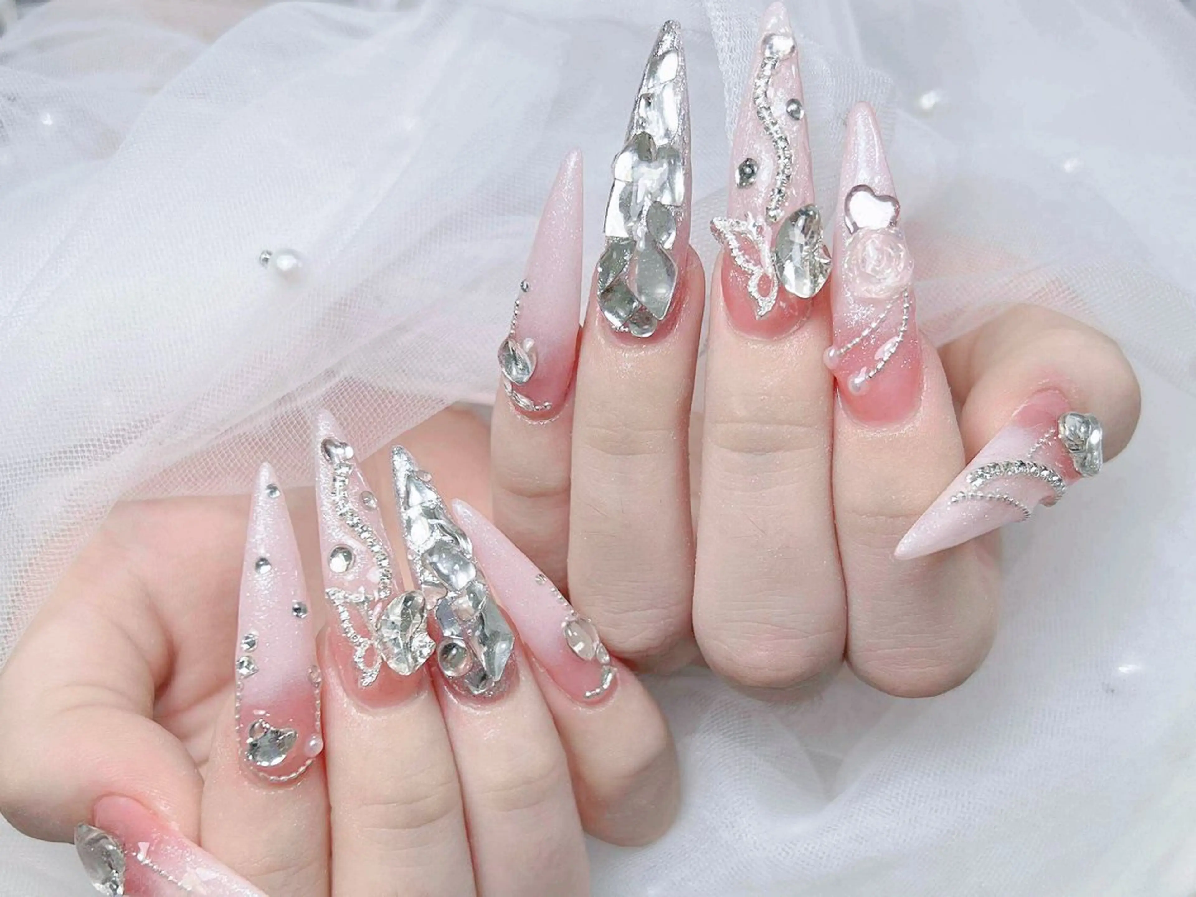 ネイル 成人式 ロングネイル マグネットネイル 大理石ネイル(マーブル) リボン ハンドネイル MoMoA Nail ネイル長さ出し専門店のネイルデザイン