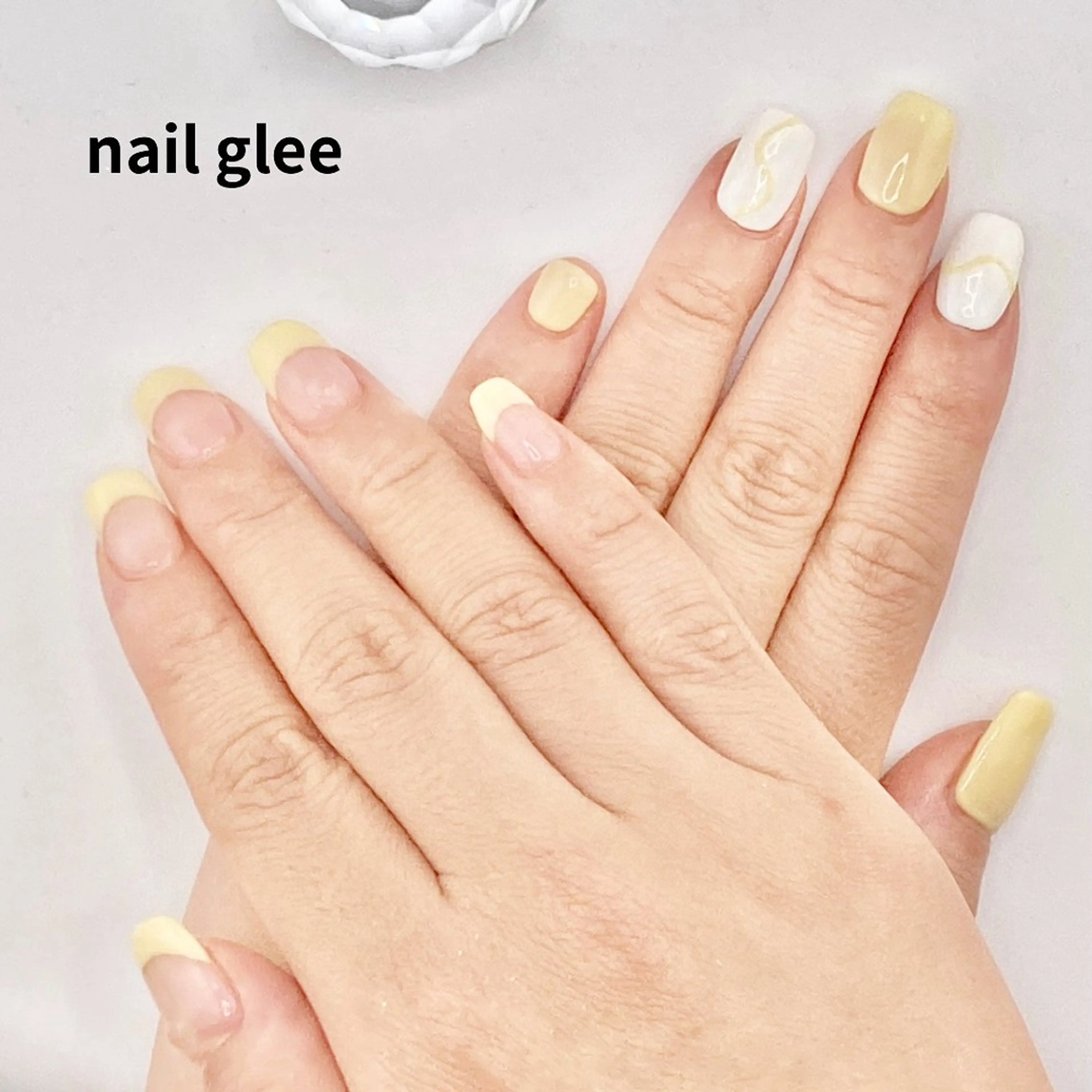 ミディアム ハンドネイル RISA nail gleeのネイルデザイン
