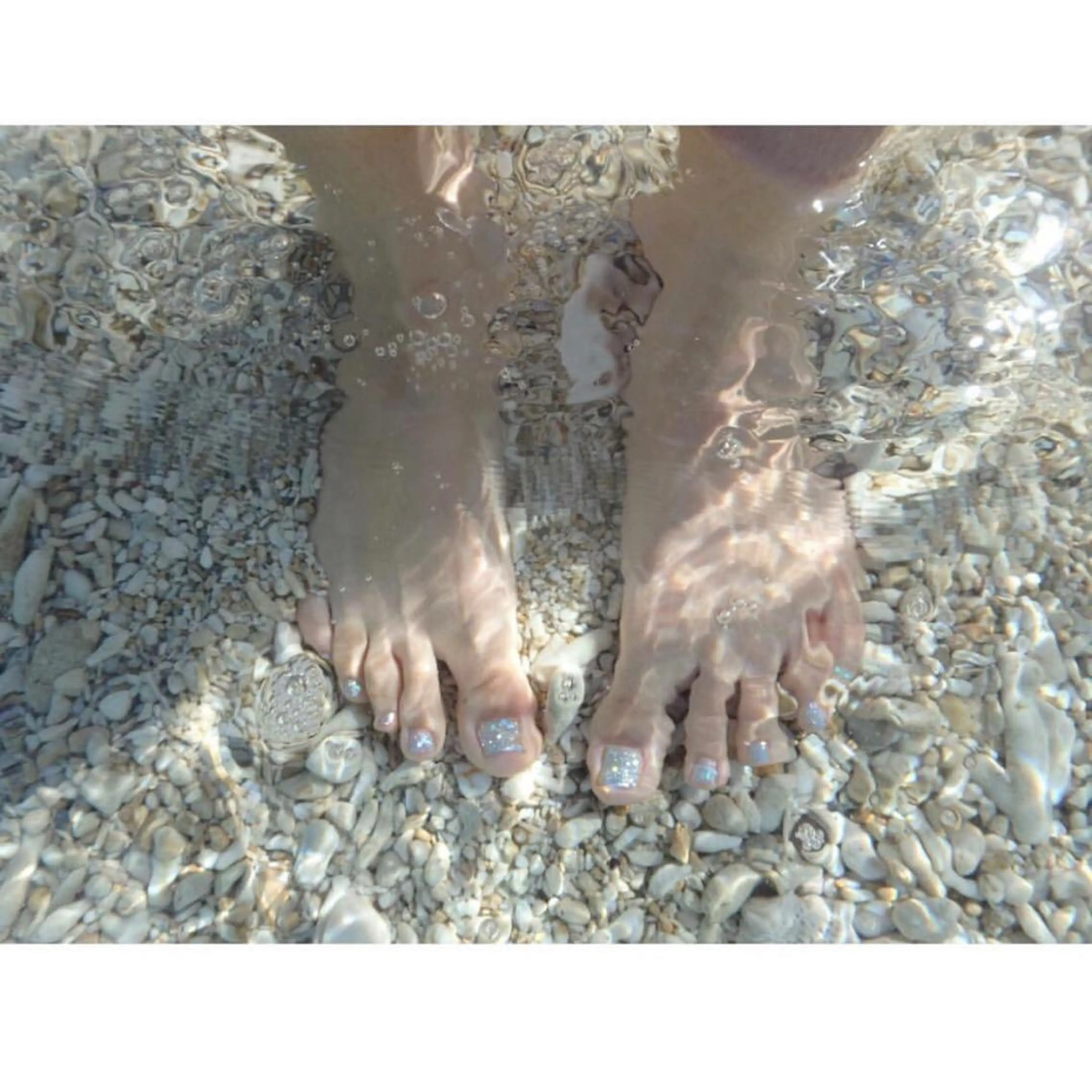 ネイル キラキラネイル ハンドネイル フットネイル ハンドケア Nes.Nail所属・Miyagi Asamiのネイルデザイン