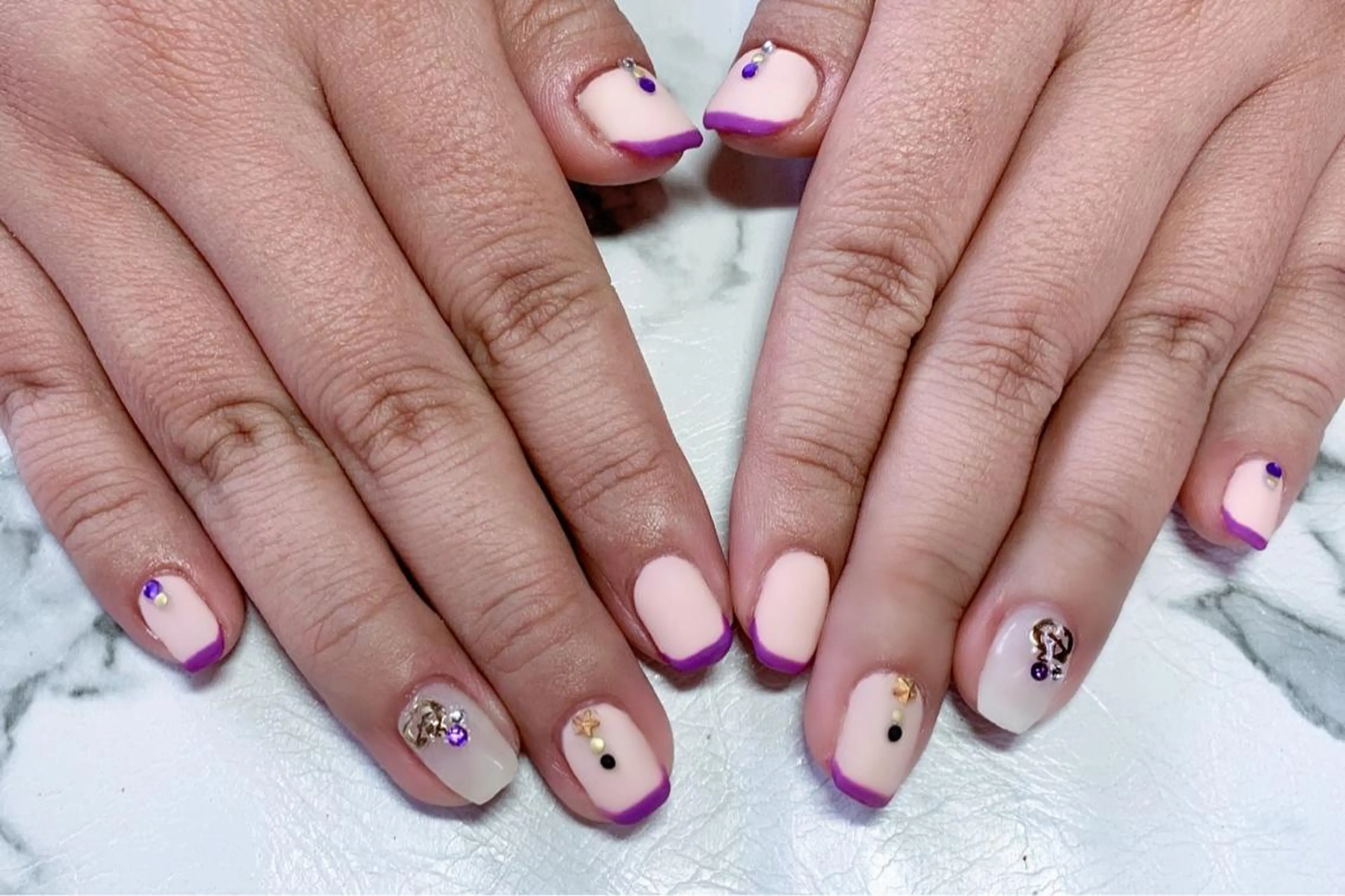 ネイル アニマル柄 アートネイル ハロウィン ニュアンスネイル ピンク ハンドネイル x.1.0.nail ♡Cのネイルデザイン