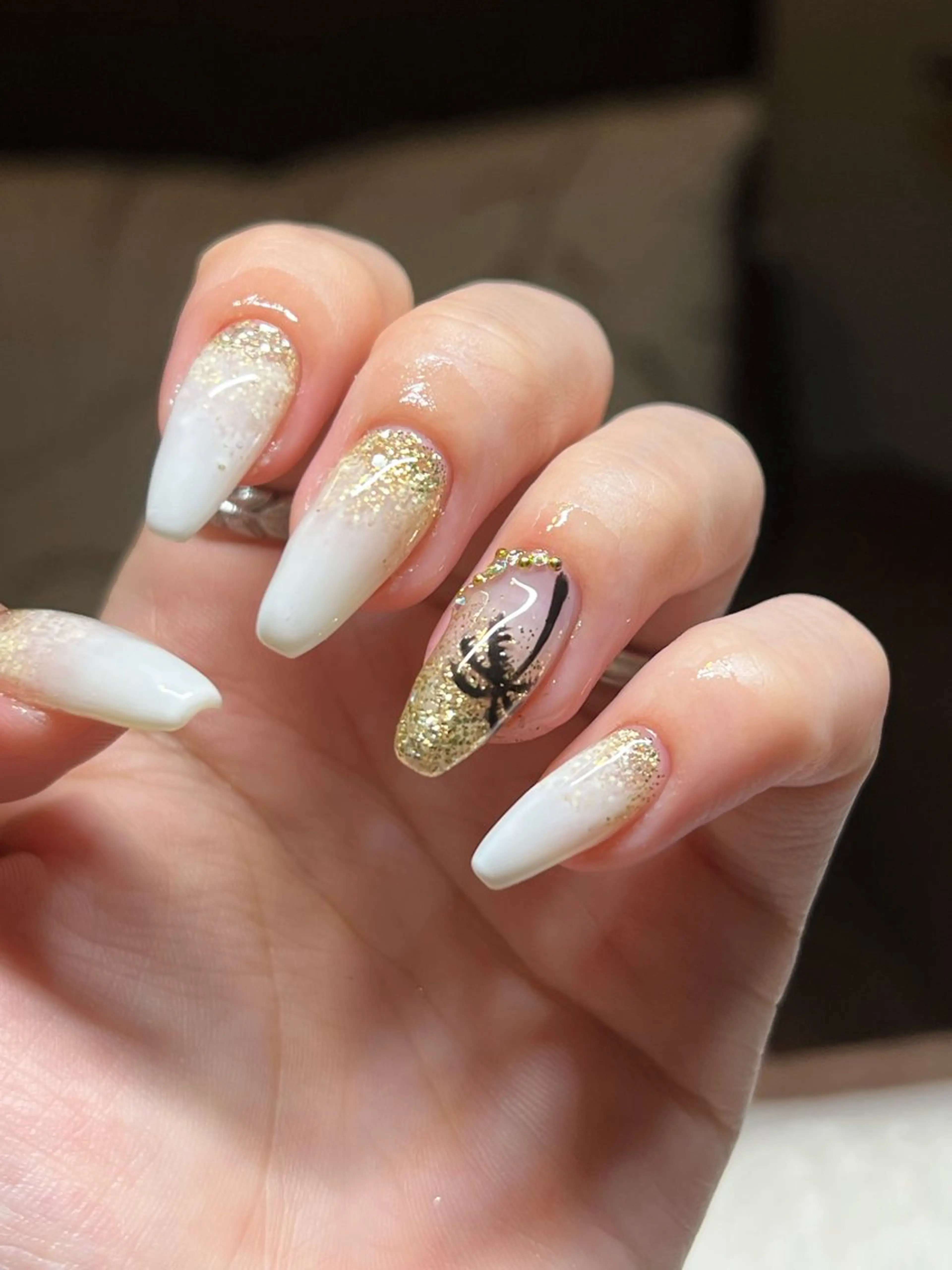 ネイル アートネイル ラメ(グリッター) ラメグラデーション 持ち込み ホワイト Nail salon Kahuuのネイルデザイン