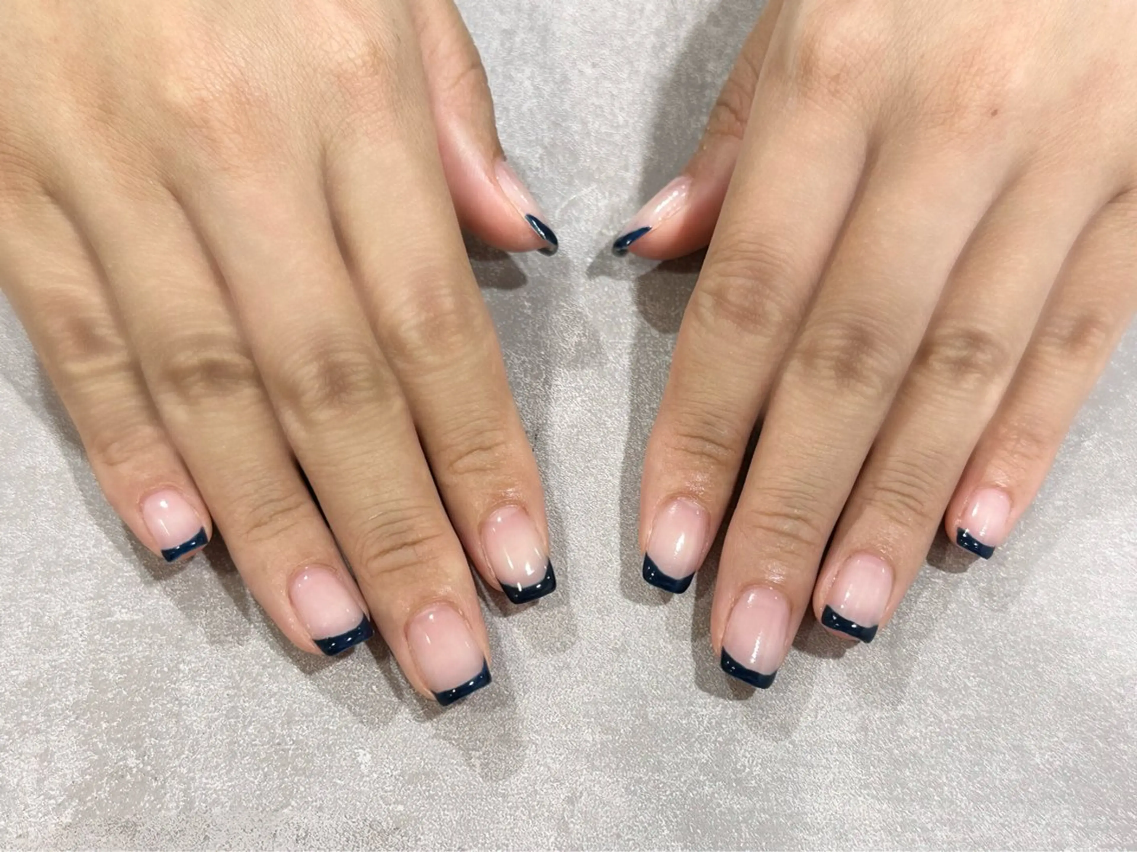 ネイル フレンチネイル ネイビー LORAN REUのネイルデザイン