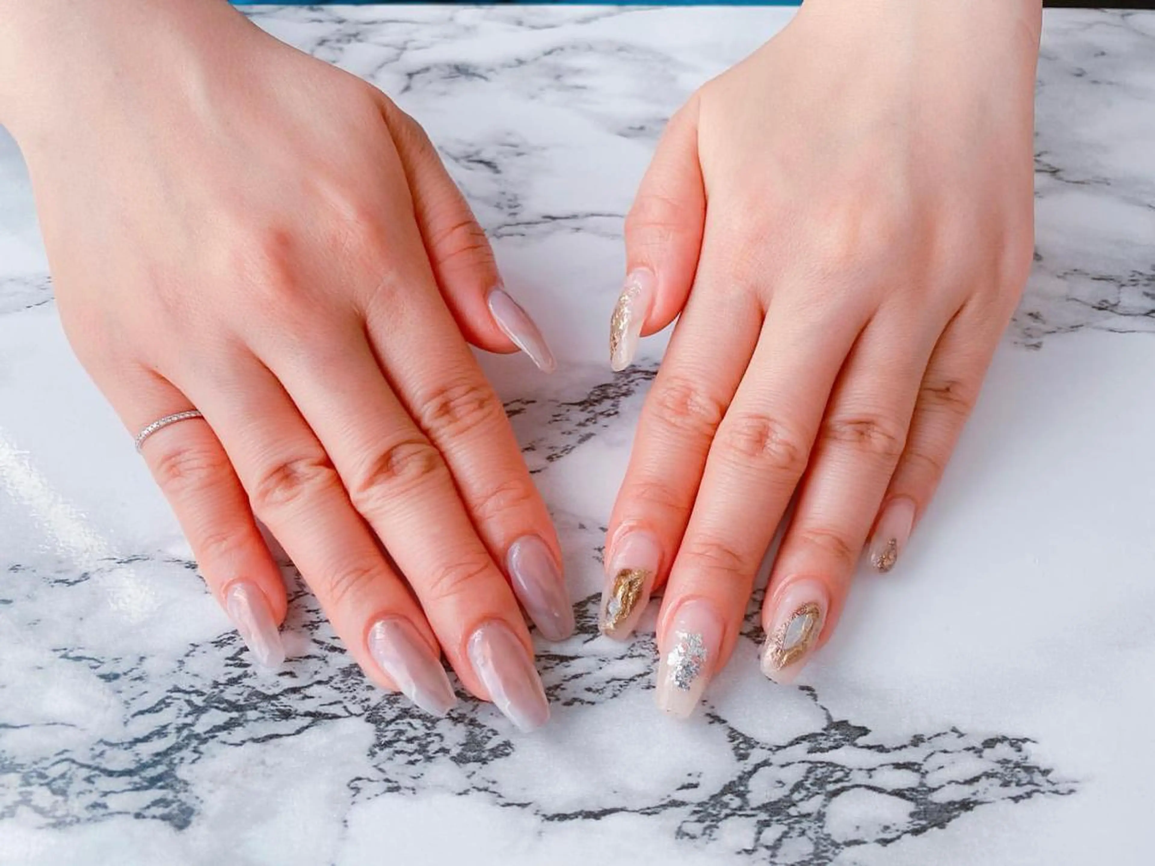 ネイル ニュアンスネイル MIKA ♡のネイルデザイン