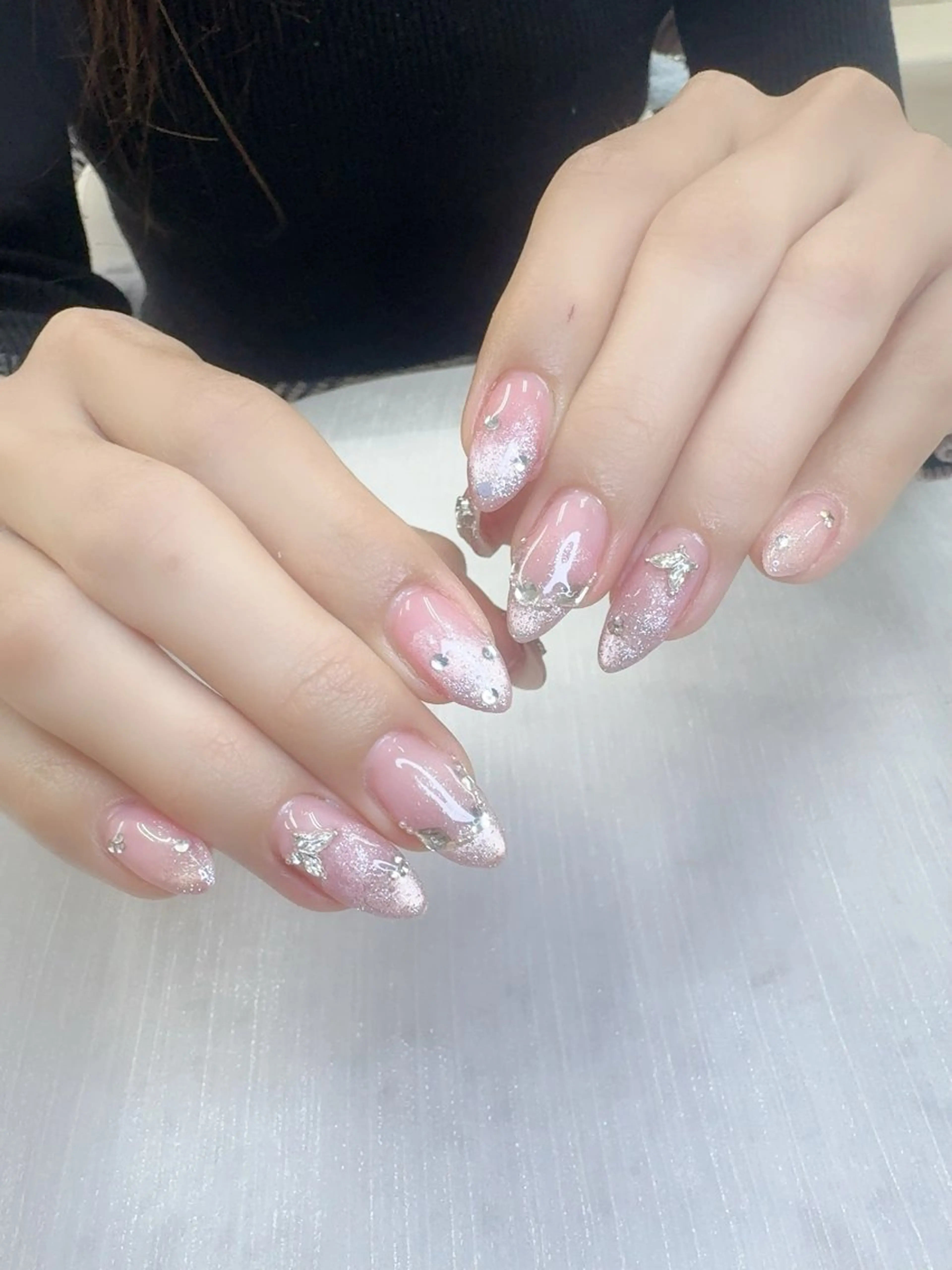 ネイル フレンチネイル 韓国ネイル マグネットネイル ニュアンスネイル オフィスネイル ハンドネイル Mlan Nailのネイルデザイン