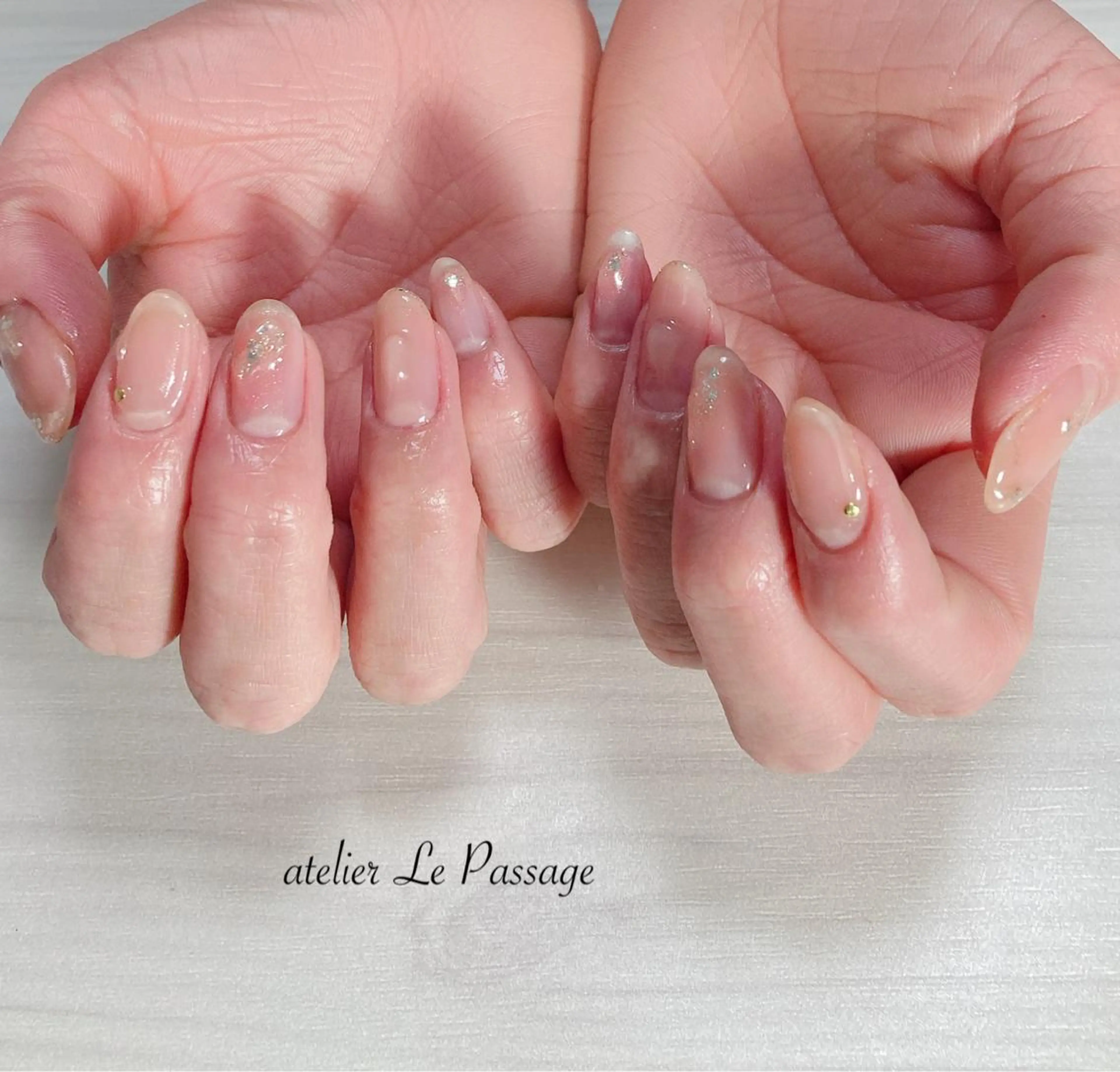 ネイル ジェルネイル ニュアンスネイル オフィスネイル パラジェル 冬ネイル Atelier Le Passage所属・h nakatsukaのネイルデザイン
