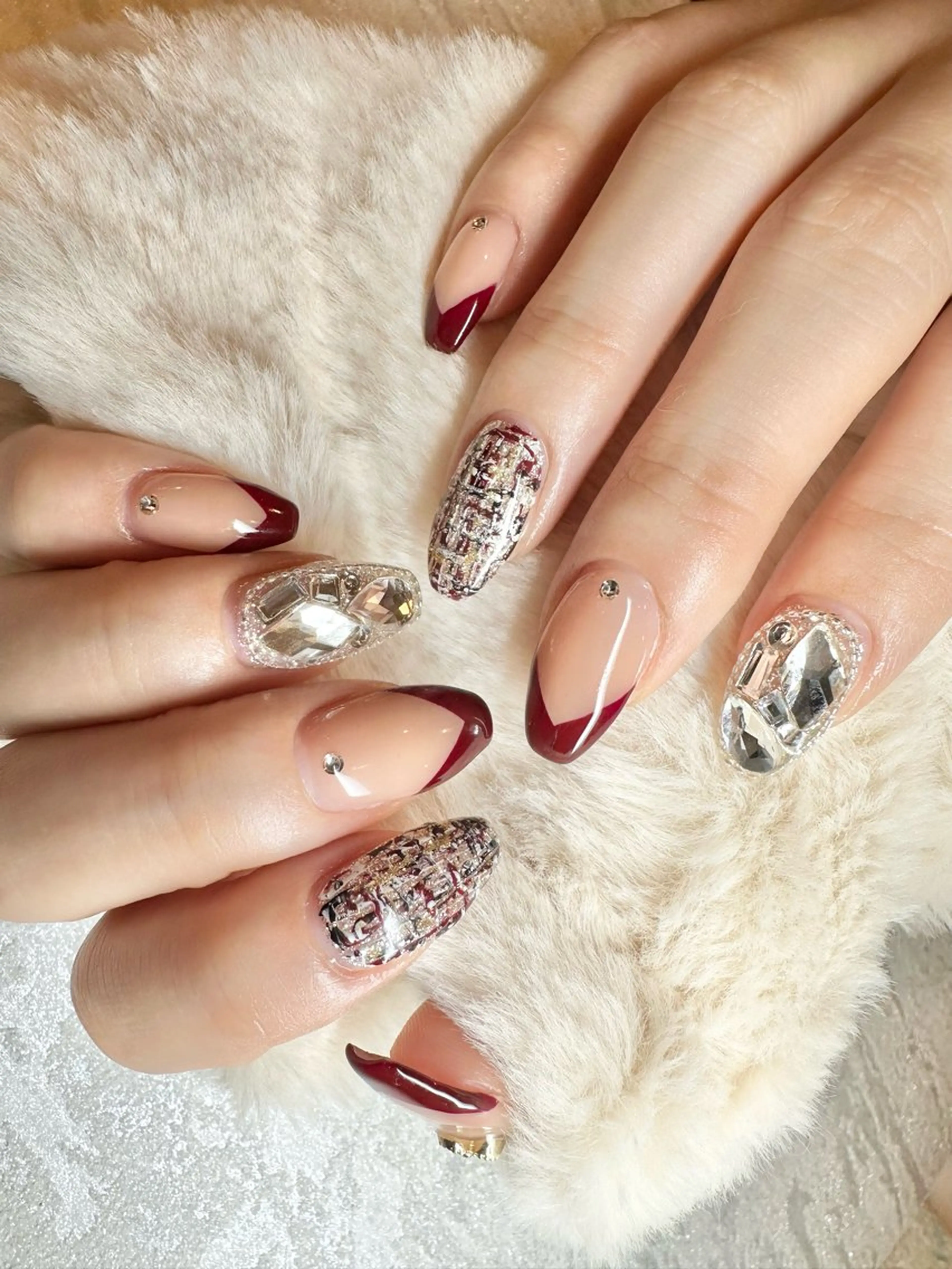 ネイル ボルドー フレンチネイル ツイードネイル 冬ネイル クリスマス ハンドネイル 痛ネイル🩶推し活 🤍店長sagawaのネイルデザイン