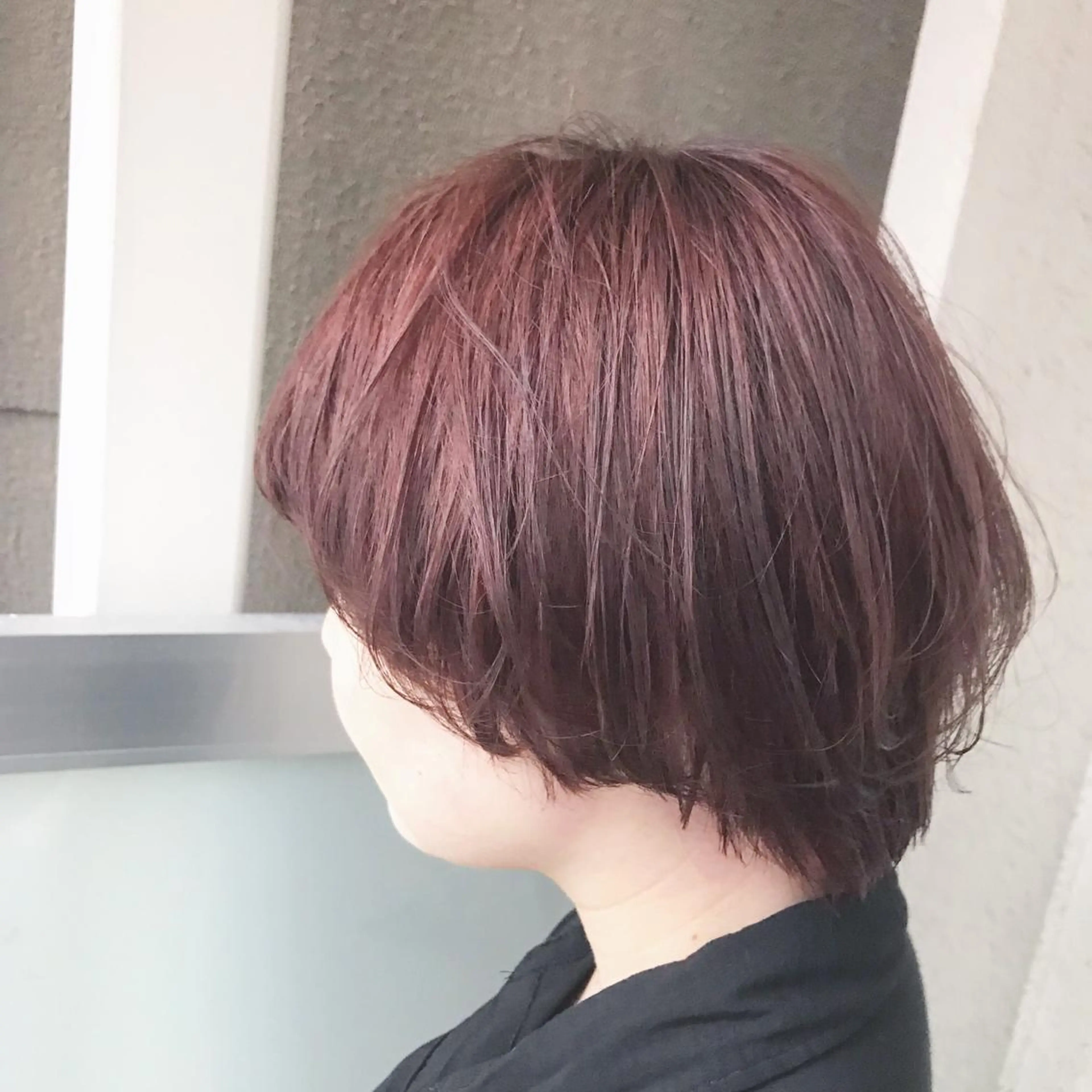 ショート カラー レッドカラー オーストヘアー ミコ所属・岩谷/ブリーチ 🪽透明感カラーのヘアスタイル