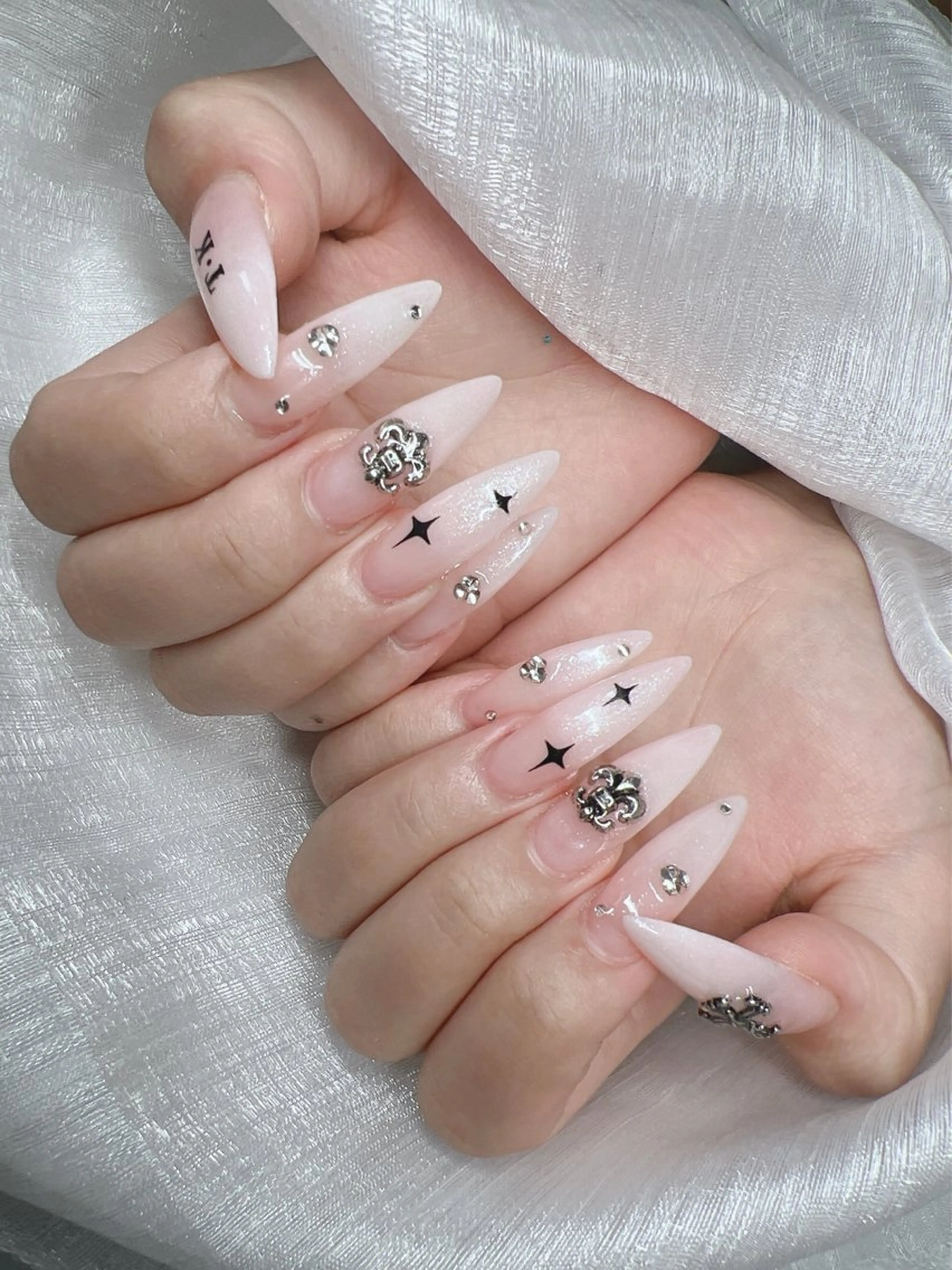 ネイル 長さ出し グラデーション キラキラネイル マグネットネイル ニュアンスネイル Lee Nails チップ長さだし専門店のネイルデザイン