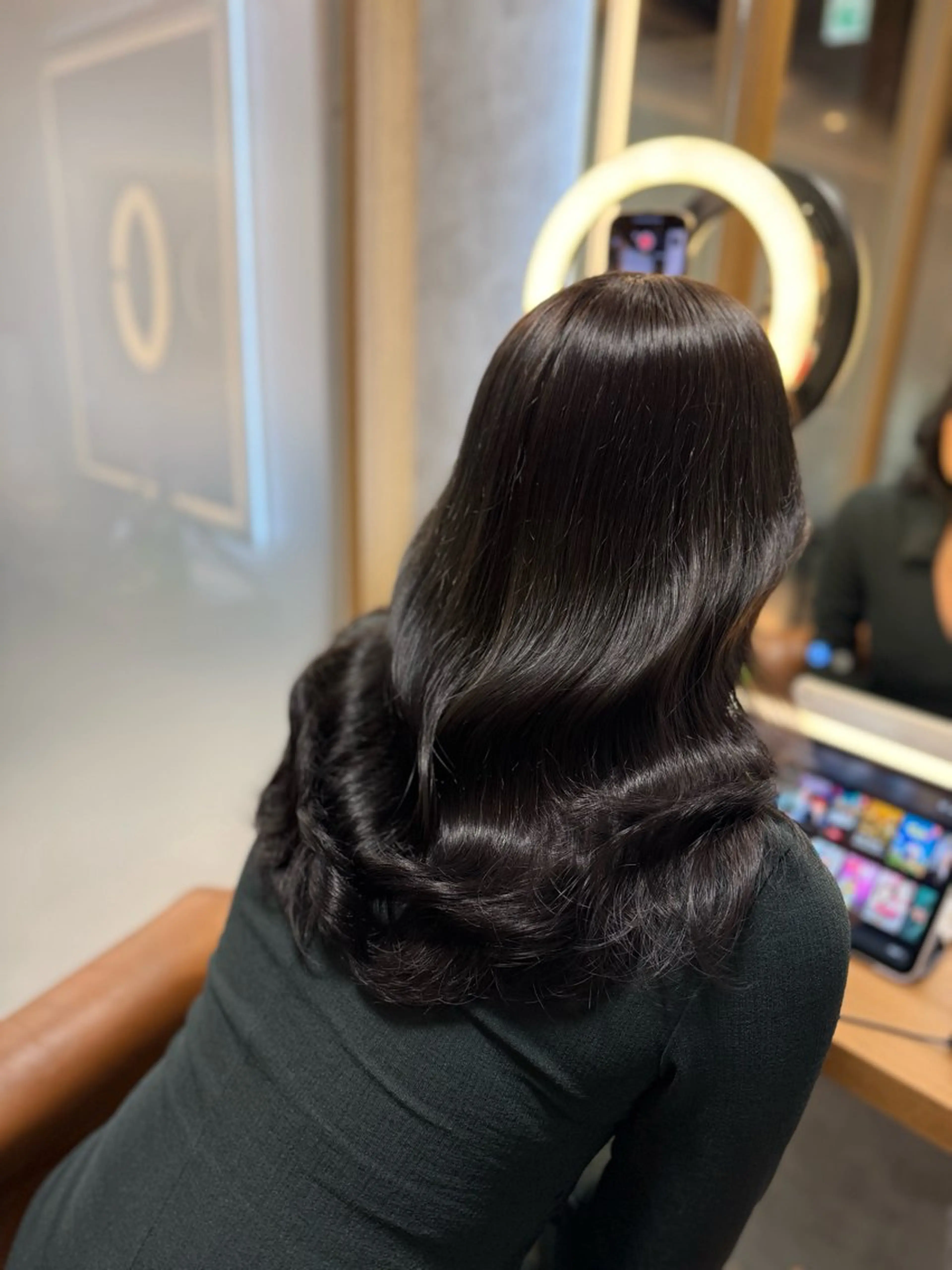 ロング カラー ヘアアレンジ カット ヘアカラー トリートメント ヘアセット レイヤー×透明感カラ ーHAYATOのヘアスタイル