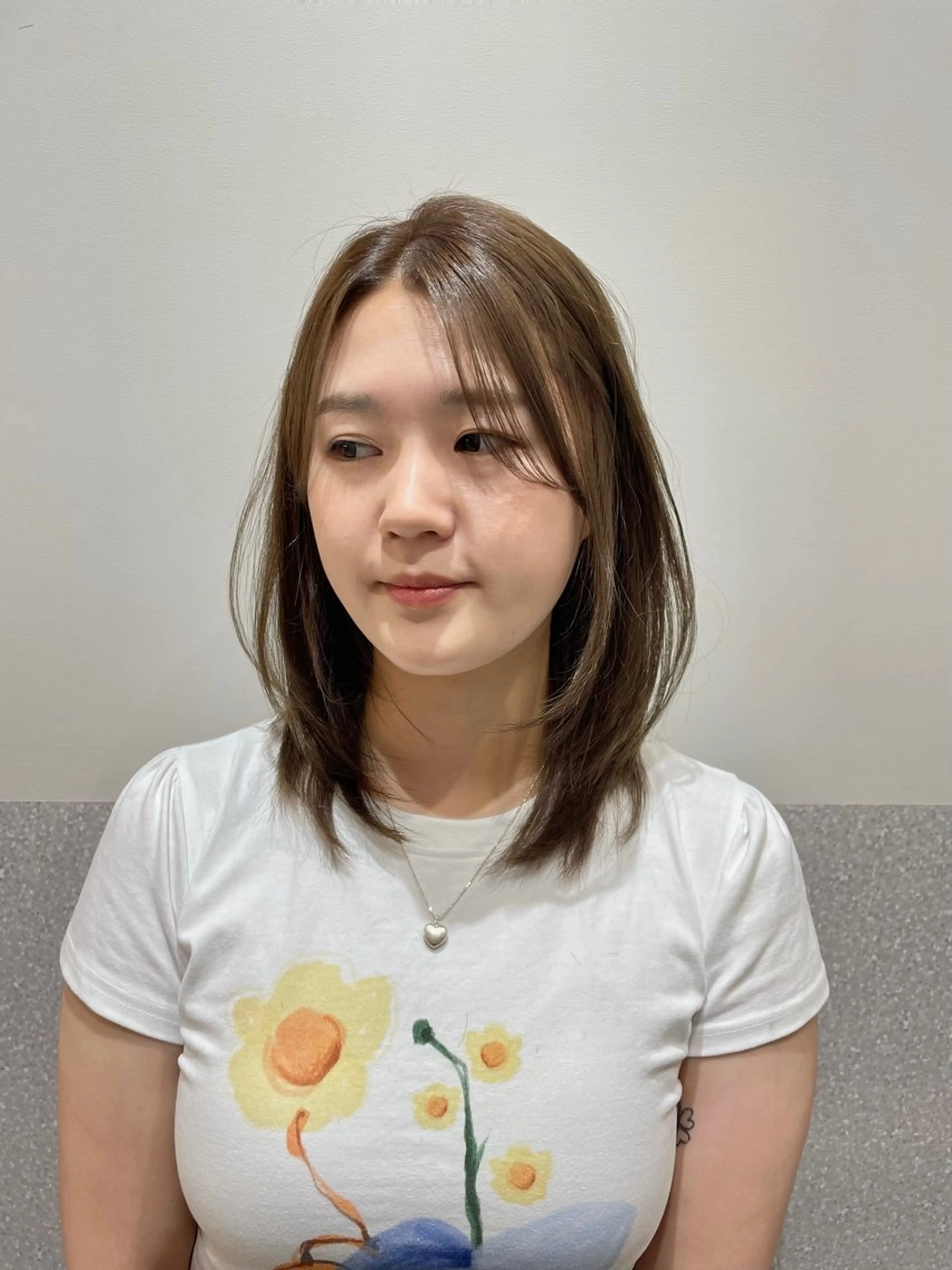 ミディアム ハッシュカット 韓国風ヘア レイヤーカット カット ヘアカラー トリートメント ❤︎︎韓国ヘア❤︎︎ 𝑺𝒉𝒊𝒉𝒐のヘアスタイル