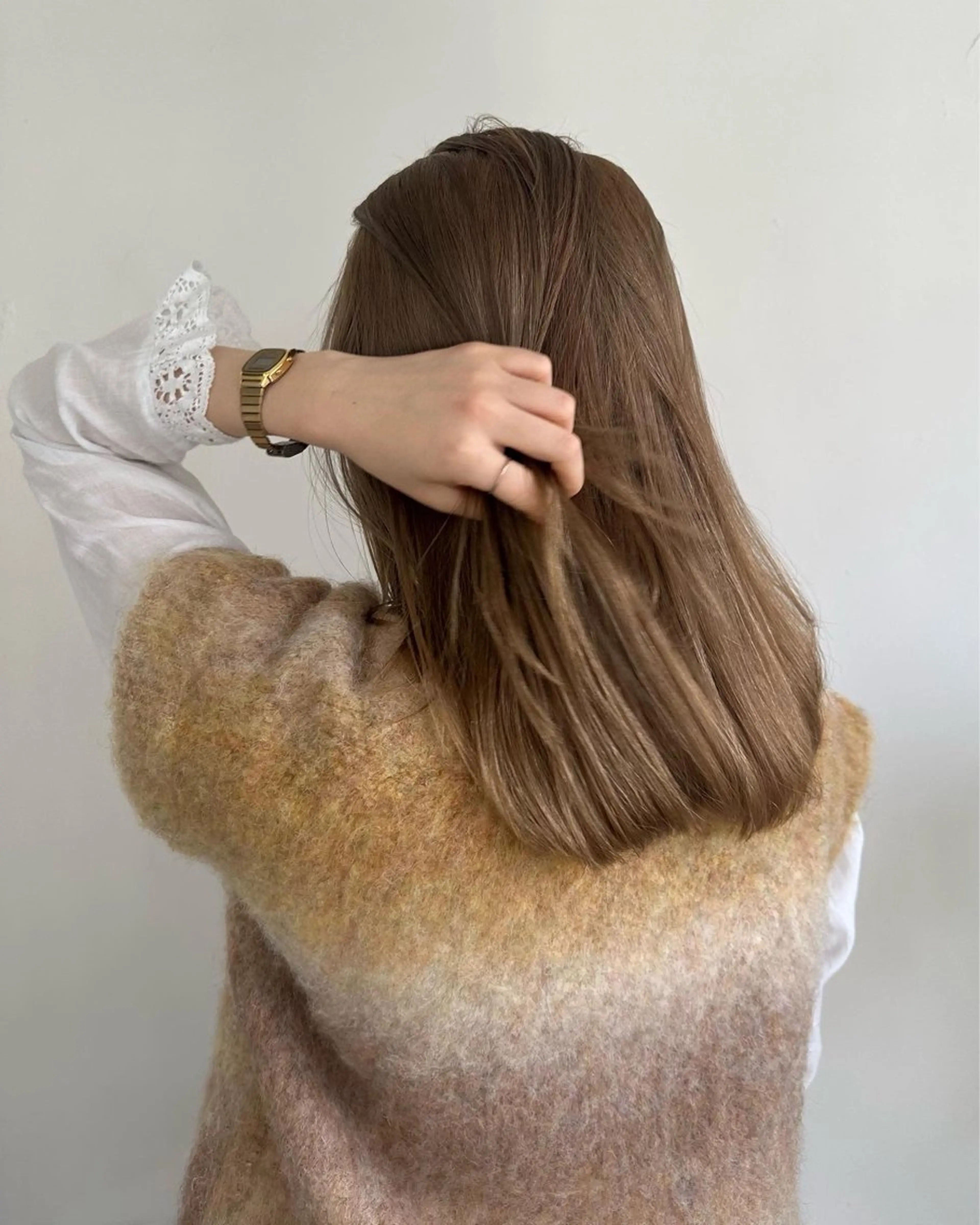 ミディアム カラー ベージュカラー ブリーチ ミルクティーベージュ FavyS「フェイヴィーズ」所属・竹中 彩音のヘアスタイル