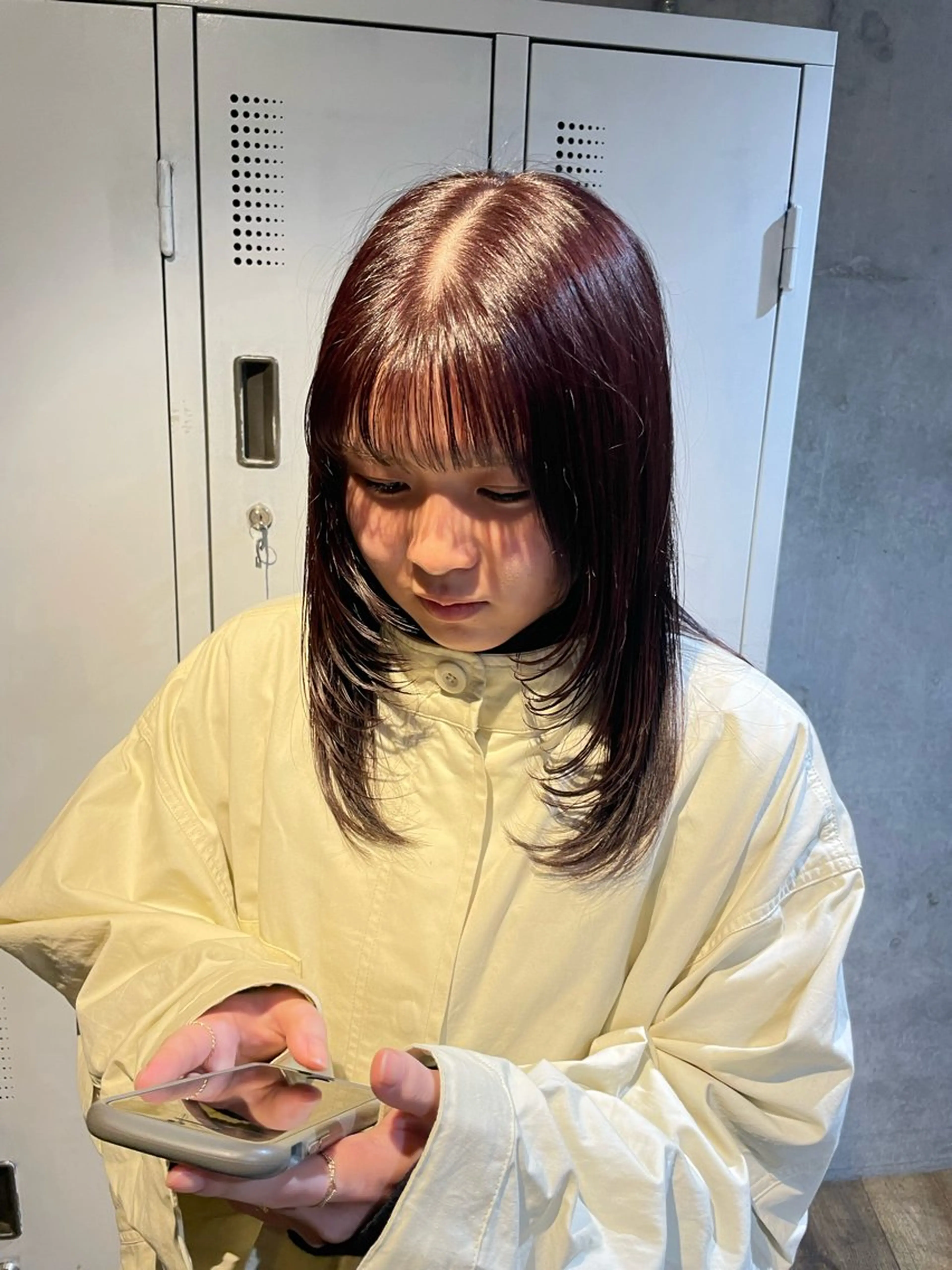 セミロング 顔まわりレイヤー 顔周りカット レイヤーカット 大 場のヘアスタイル