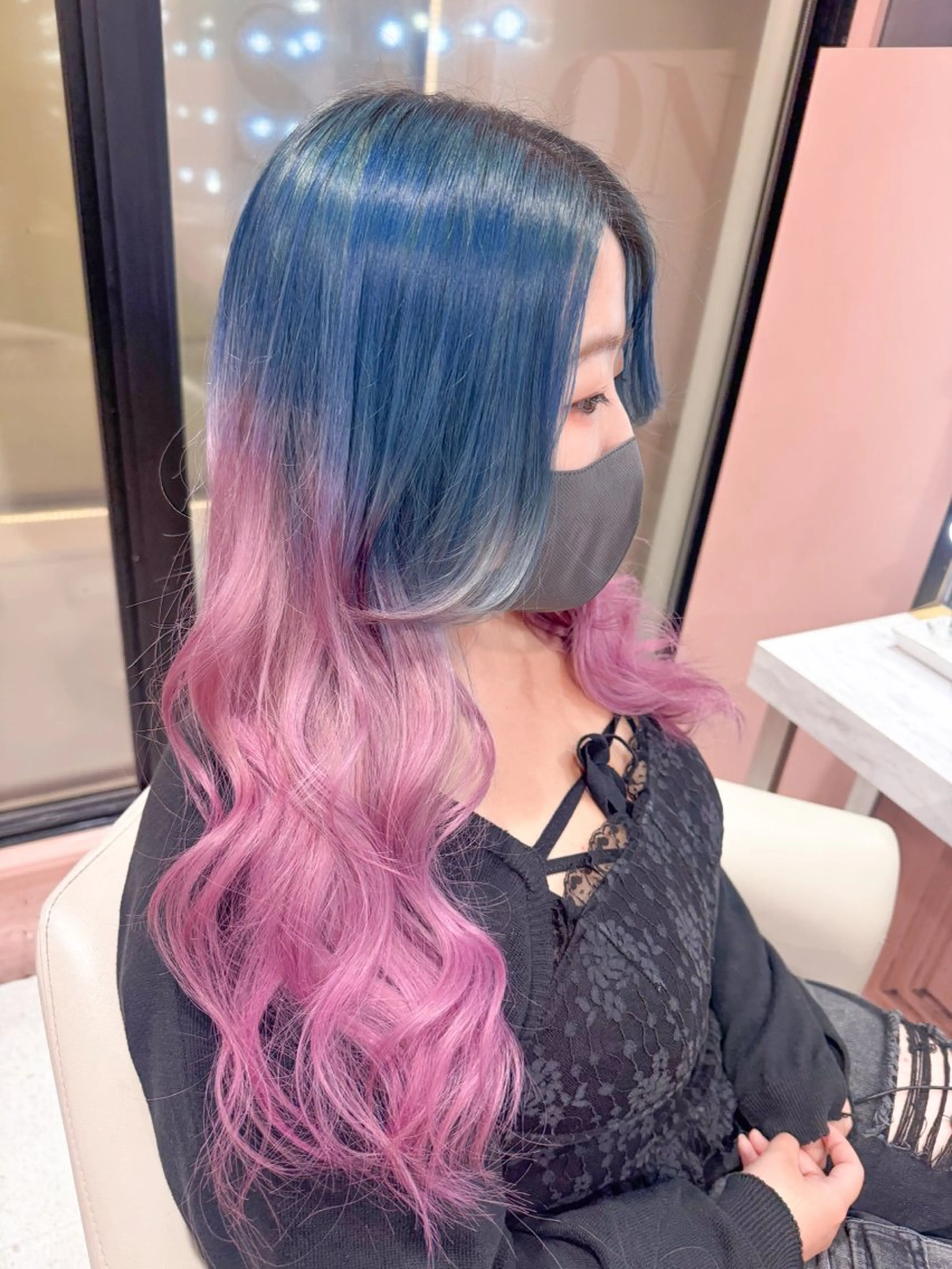 ロング カラー ミストバング ベージュカラー 抜きっぱなしブロンド ブロンド ブルーカラー カット ヘアカラー Chérie所属・Chérie 渋谷/カラーサロンのヘアスタイル