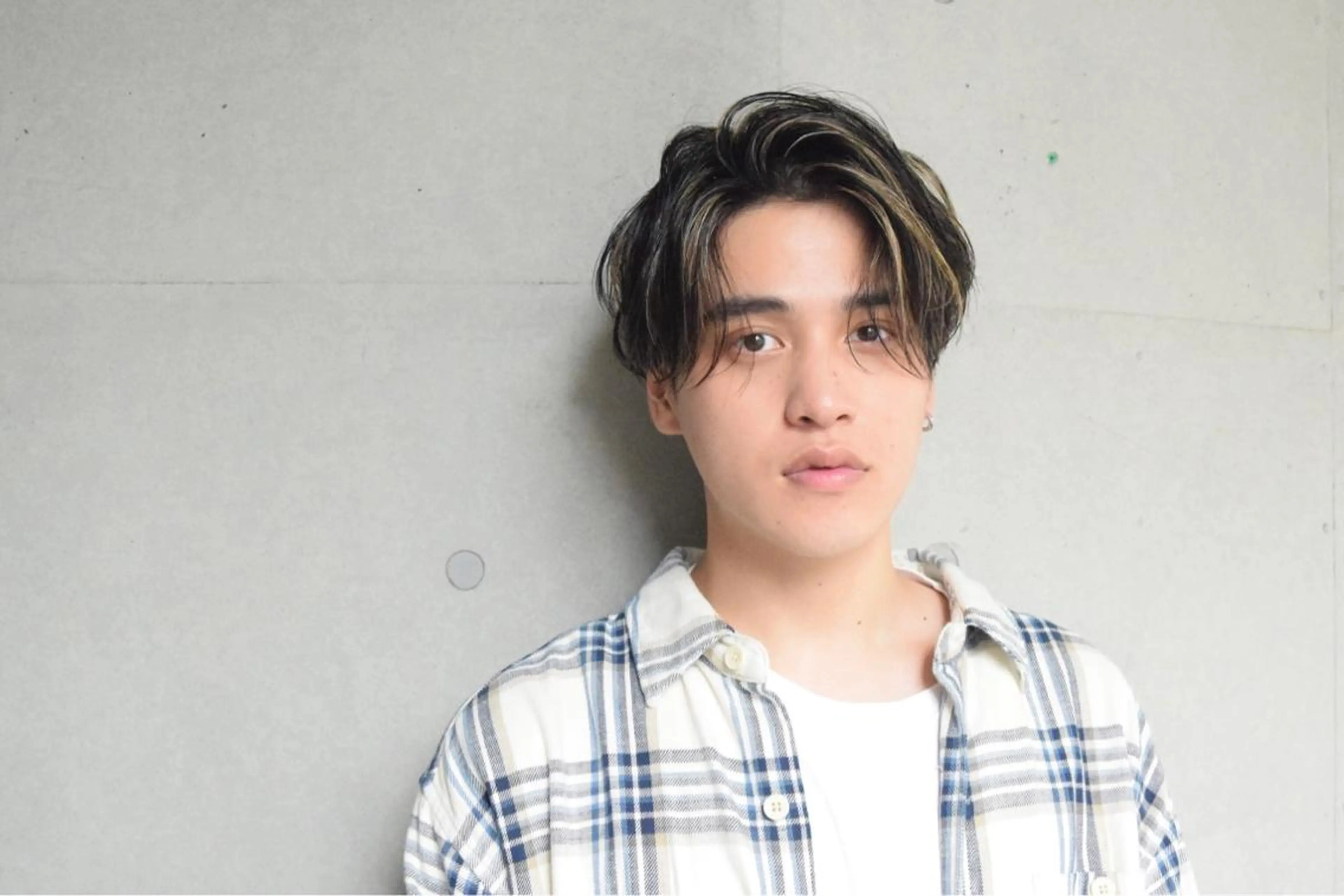 メンズ レイヤー・ブリーチ kiyotoshiのヘアスタイル