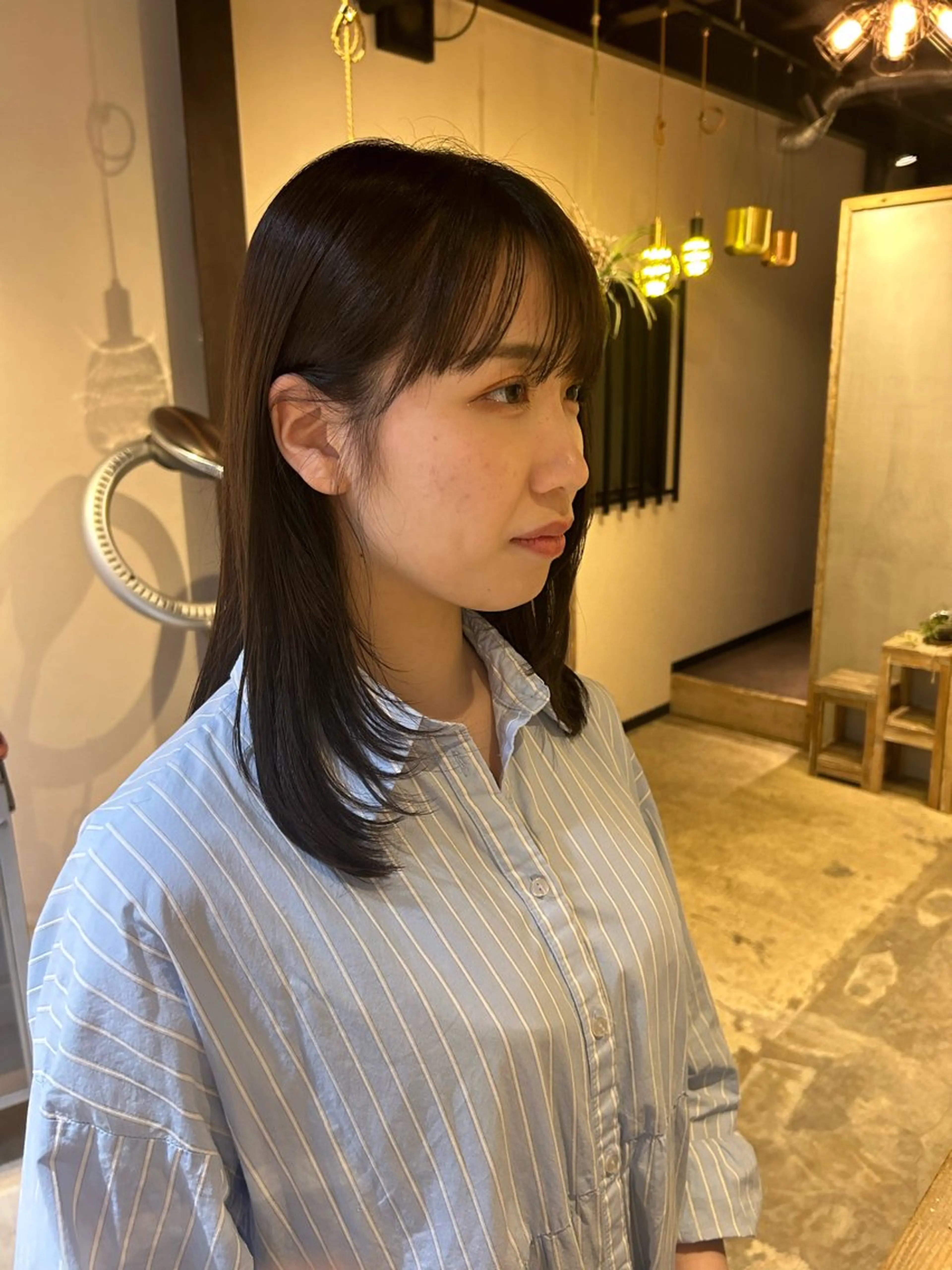 ミディアム レイヤーカット LoE【ロエ】所属・北原 紗希のヘアスタイル